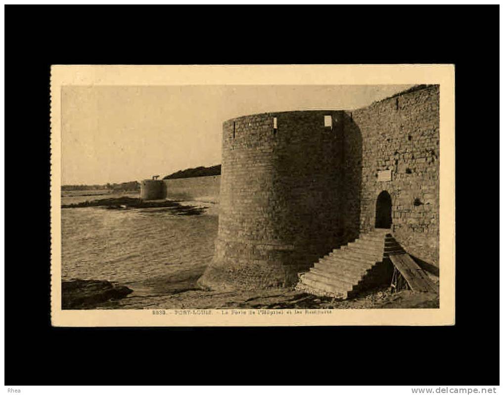 56 Port-Louis - La Porte de l´Hopital et les remparts - 2289