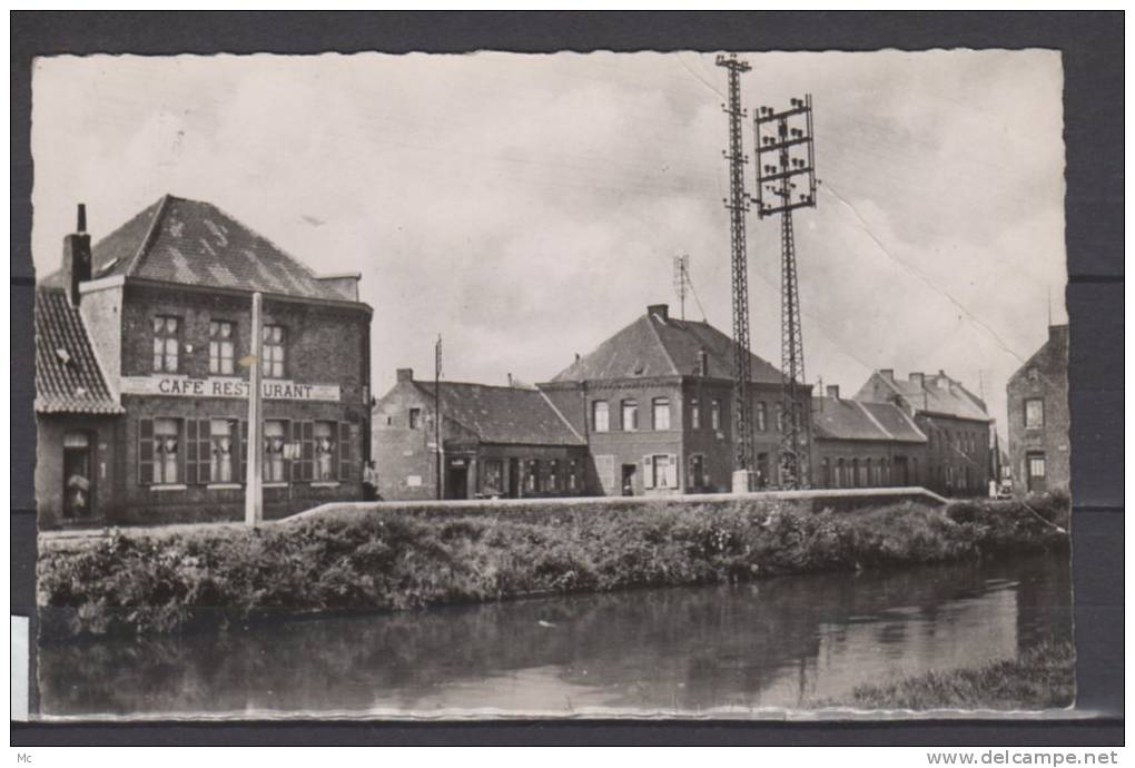 59 - Auby - Place de la Liberté