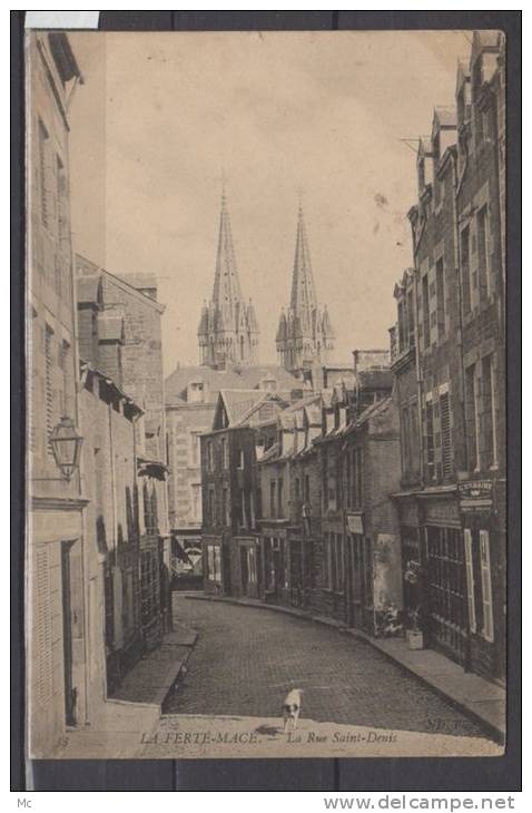 61 - la Ferté Macé - La rue Saint Denis