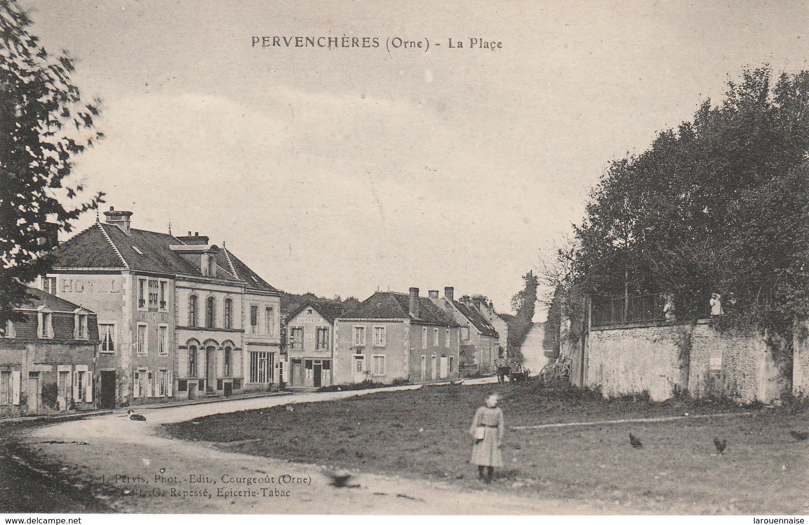 61 - PERVENCHERES -  La Place