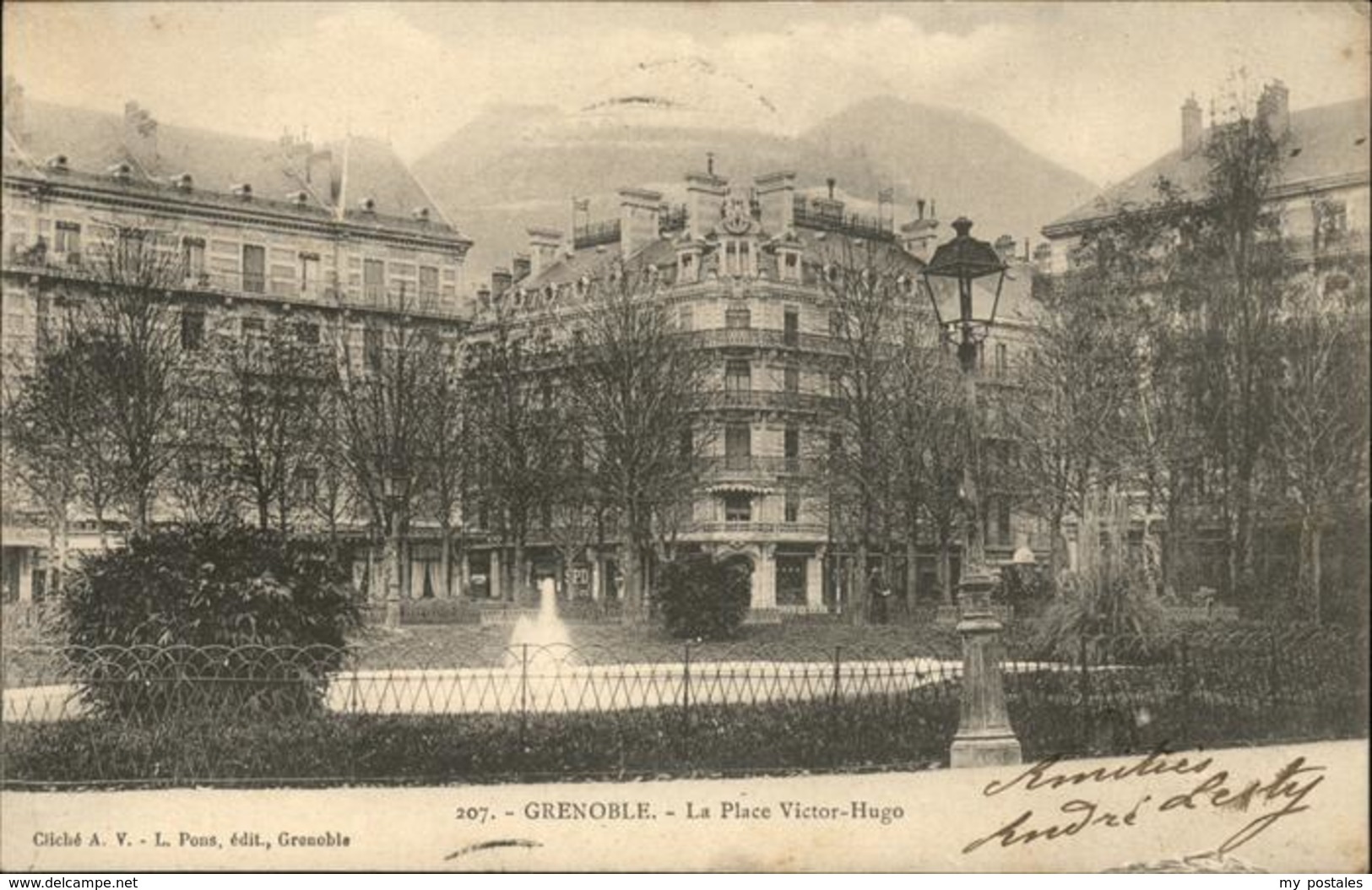 61100750 Grenoble la Place Victor-Hugo / Grenoble /Arrond. de Grenoble