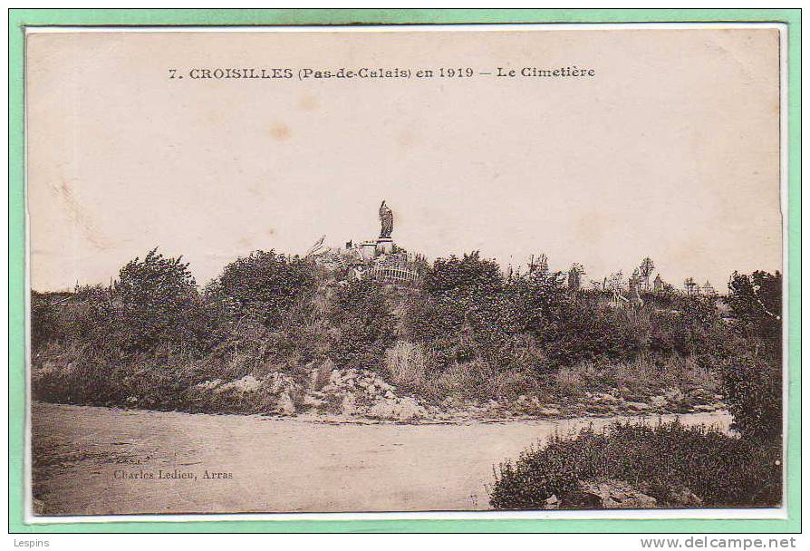 62 - CROISILLES --  Le Cimetière