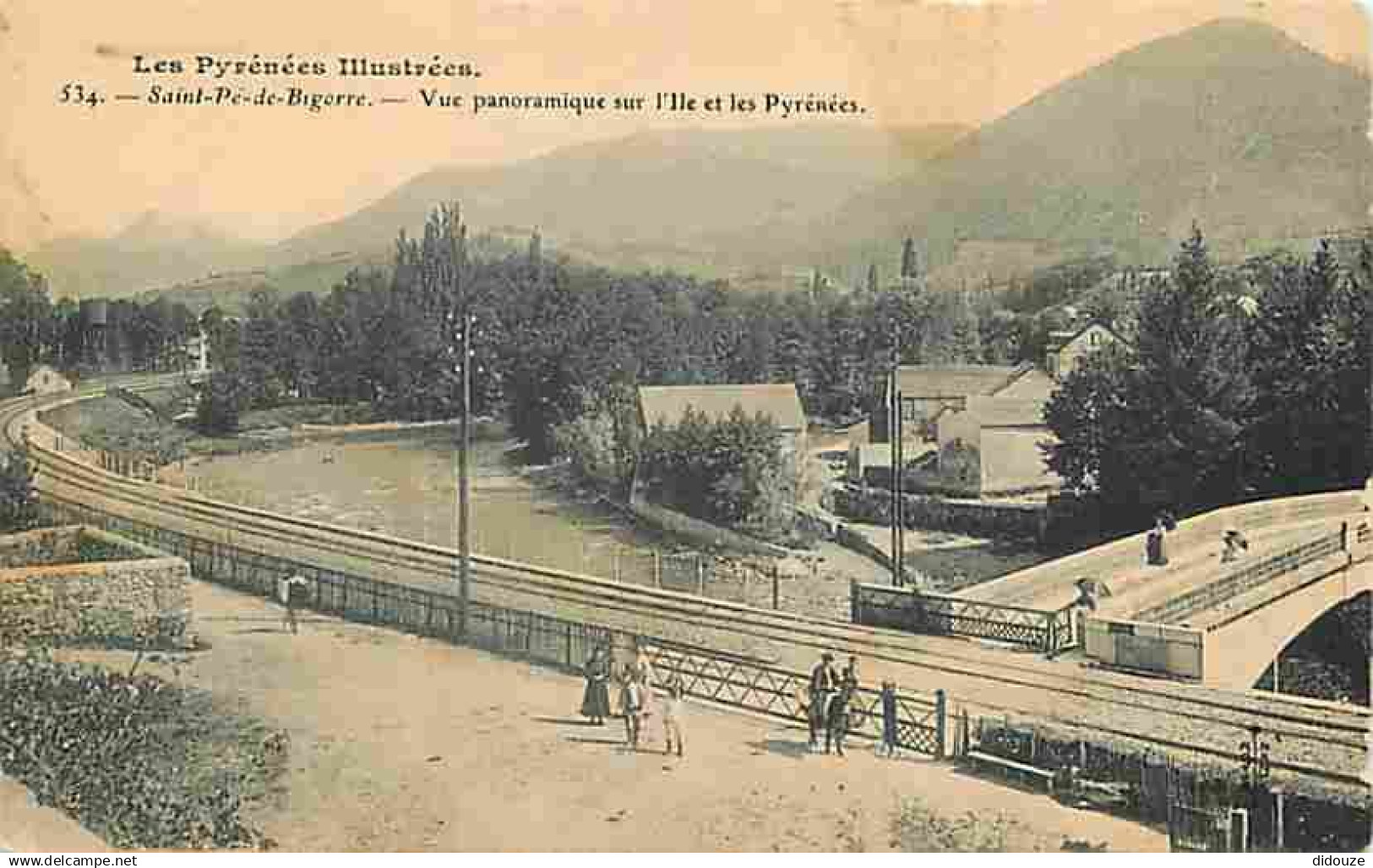 65 - Saint Pé de Bigorre - Vue panoramique sur l'Ile et les Pyrénées - Animée - Ombrelles - CPA - Voir Scans Recto-Verso