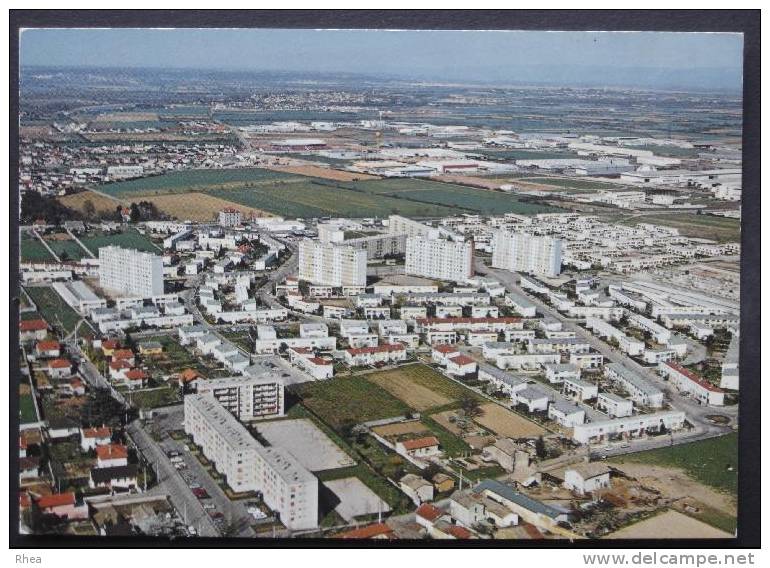 69 Meyzieu vue aerienne cite immeuble D69D K69282K C69282C RH053430