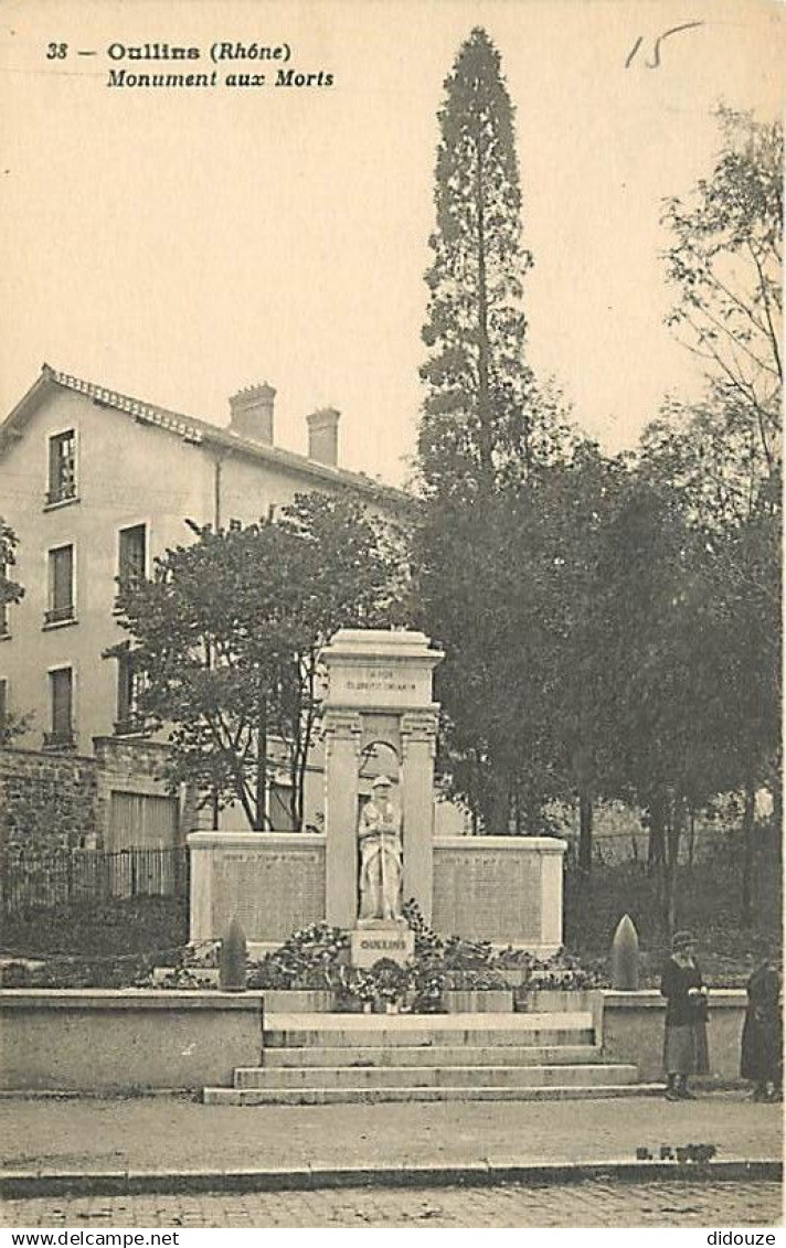 69 - Oullins - Monument aux Morts - Animée - CPA - Voir Scans Recto-Verso