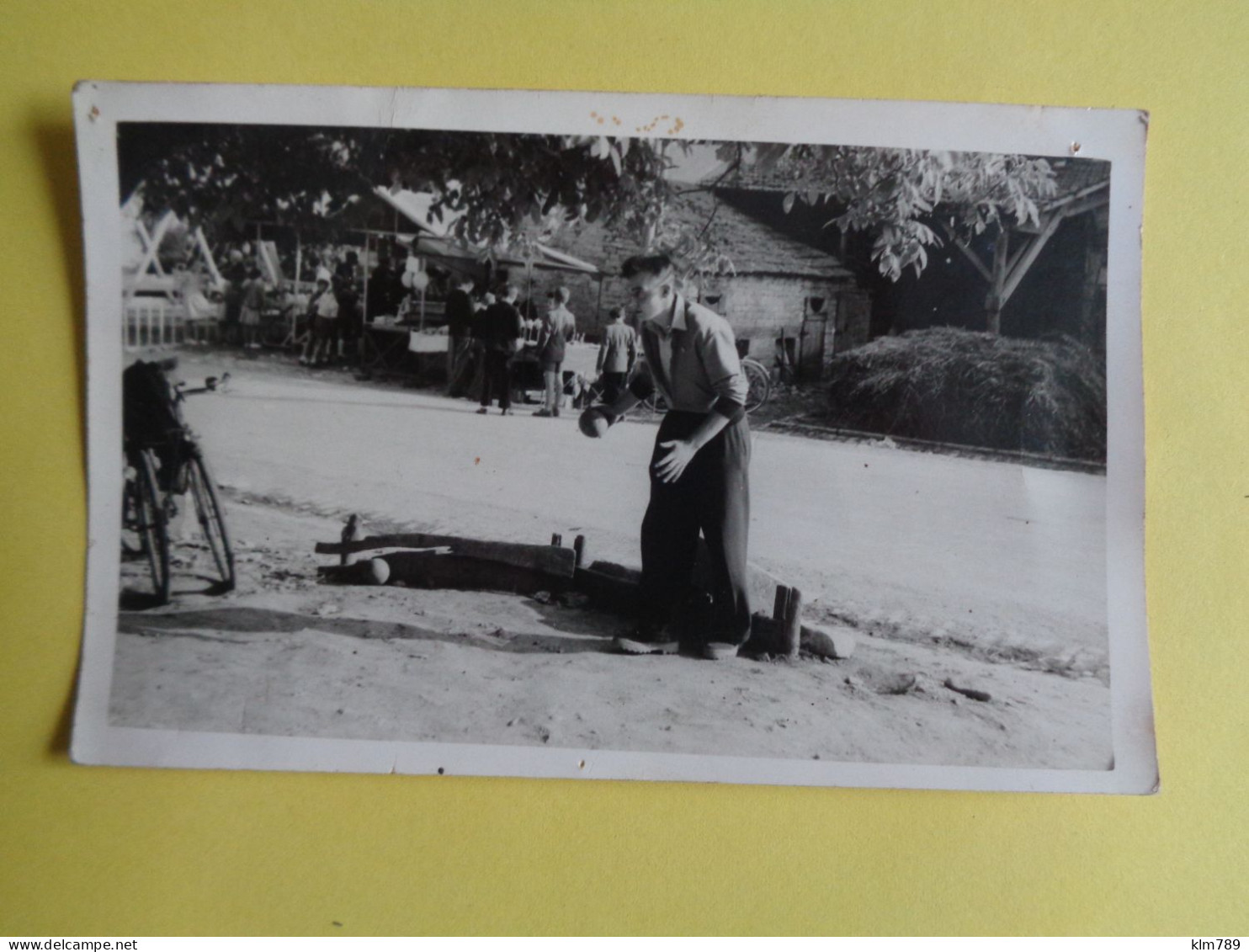 70 - Haute Saone  - Carte photo à situer - Fete - Kermesse - Joueur de quilles _ Studio Bicard - Champlitte - 2 scanns -