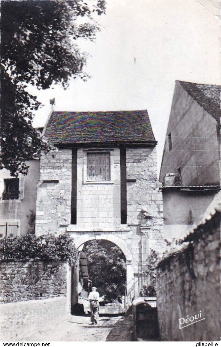 70 - MARNAY -  entrée du chateau