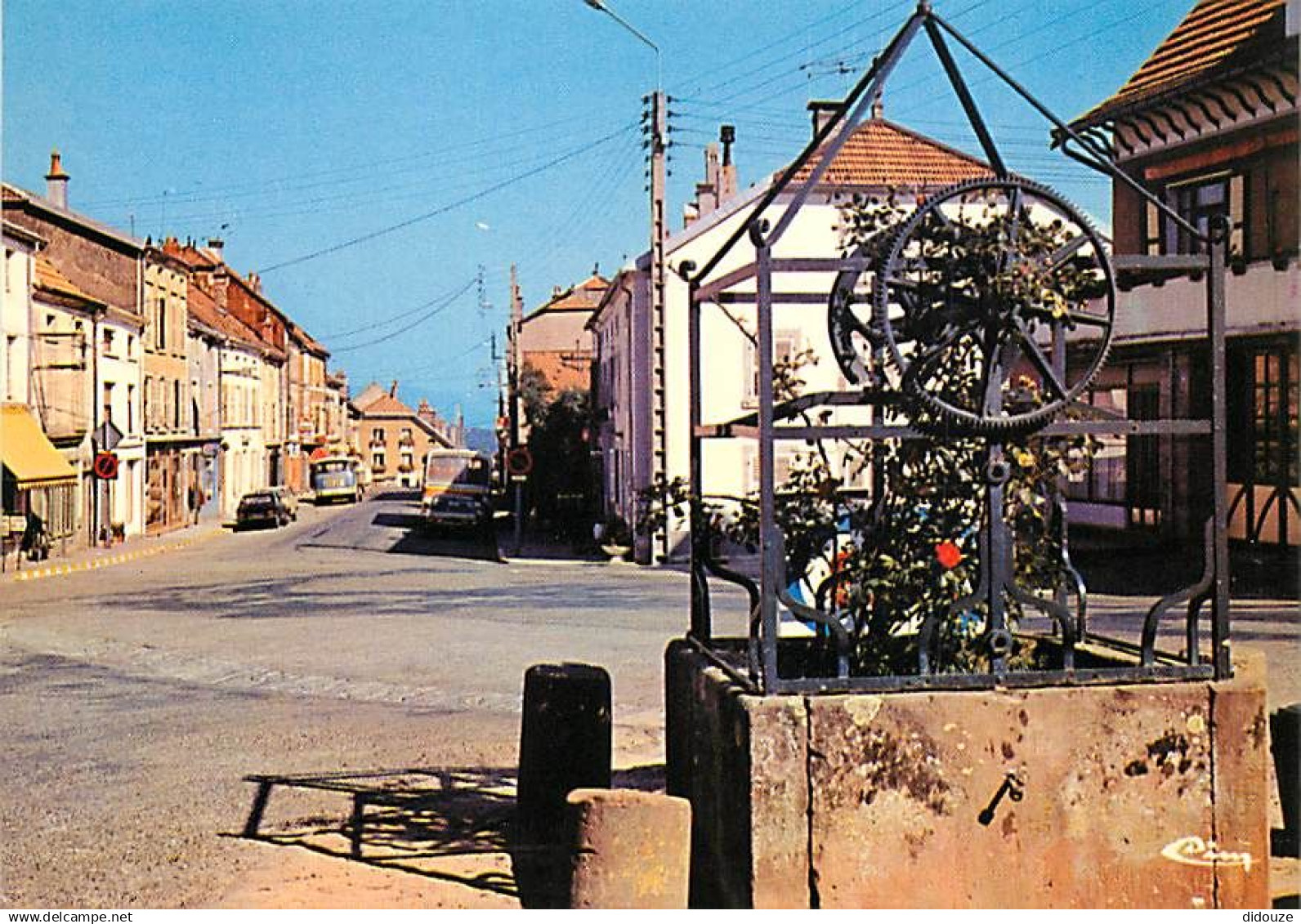 70 - Vauvillers - Vue de la Ville - Automobiles - Camions - Carte Neuve - CPM - Voir Scans Recto-Verso