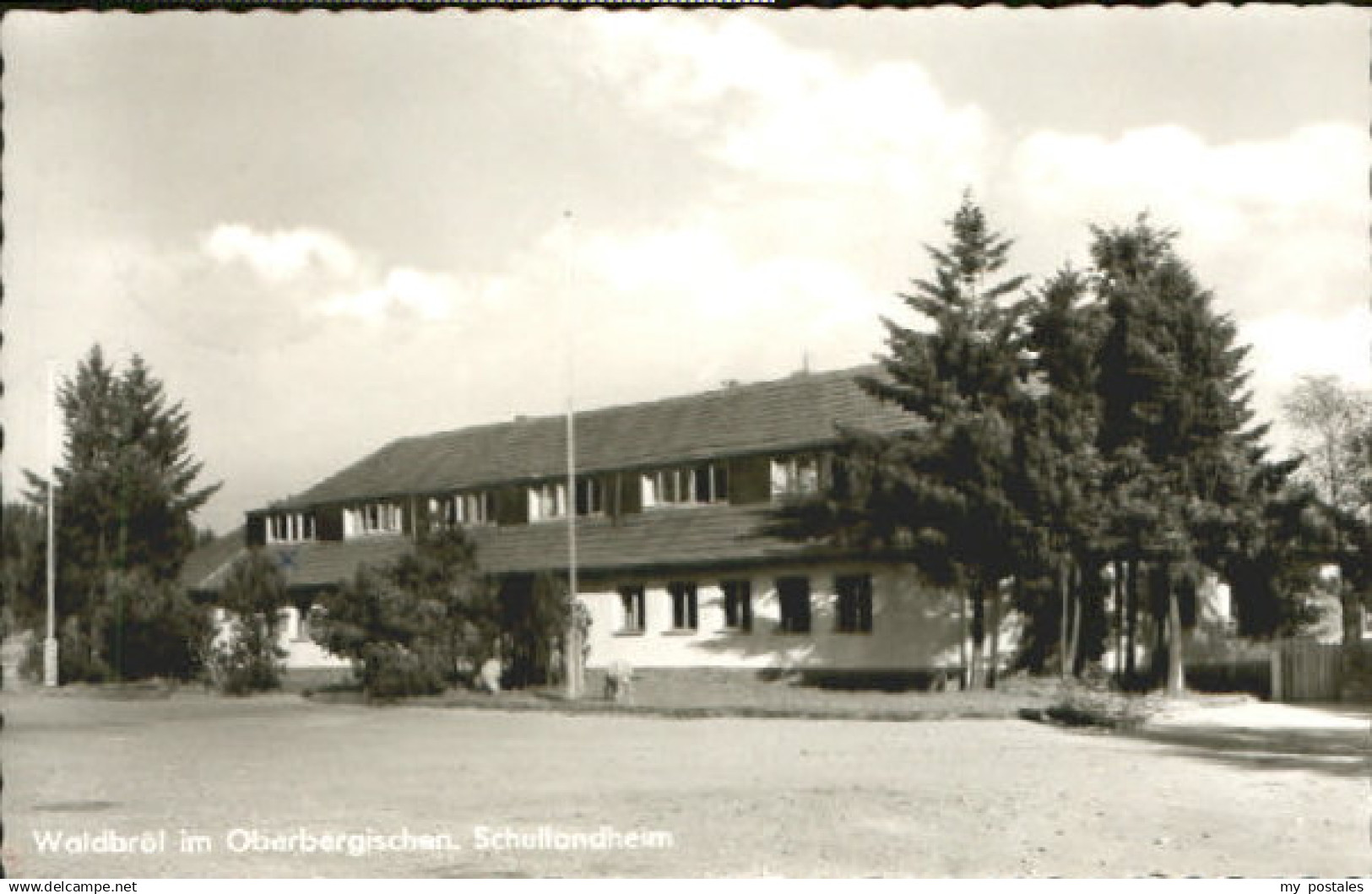 70082268 Waldbroel Waldbroel i. Oberbergischen Schullandheim x 1951 Waldbroel