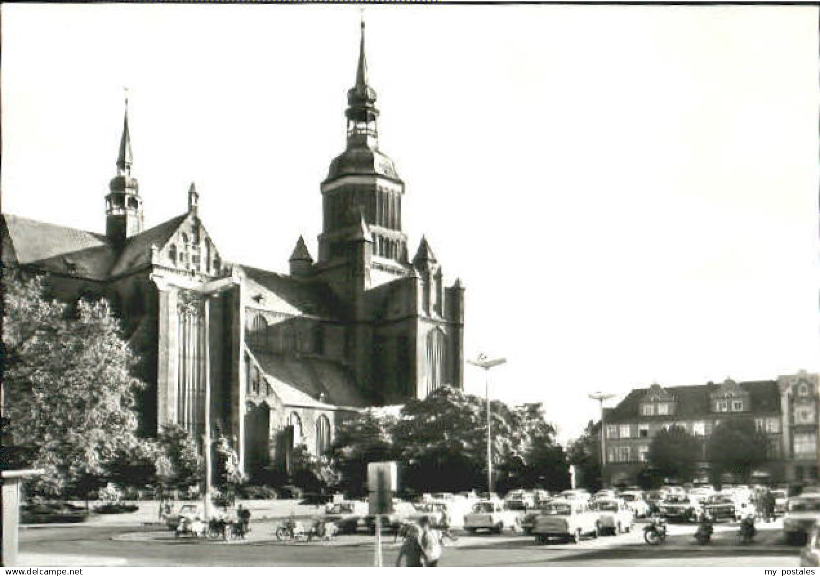 70092433 Stralsund Mecklenburg Vorpommern Stralsund Kirche Platz