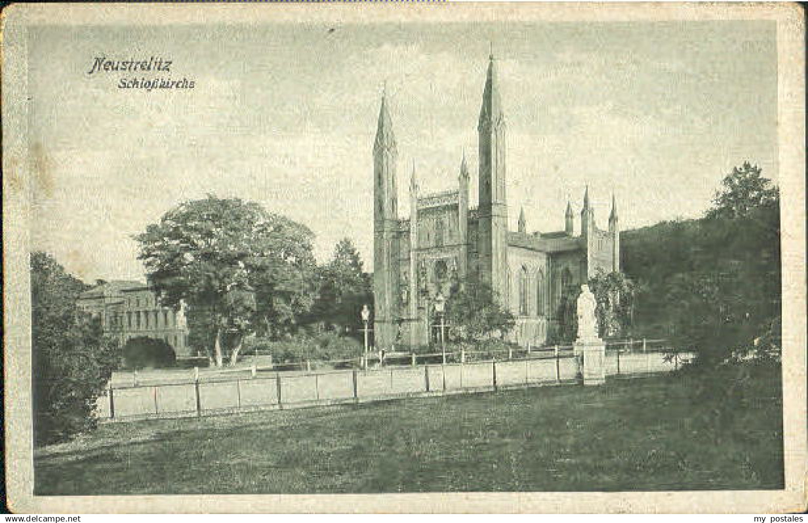 70094998 Neustrelitz Neustrelitz Kirche ungelaufen ca. 1920