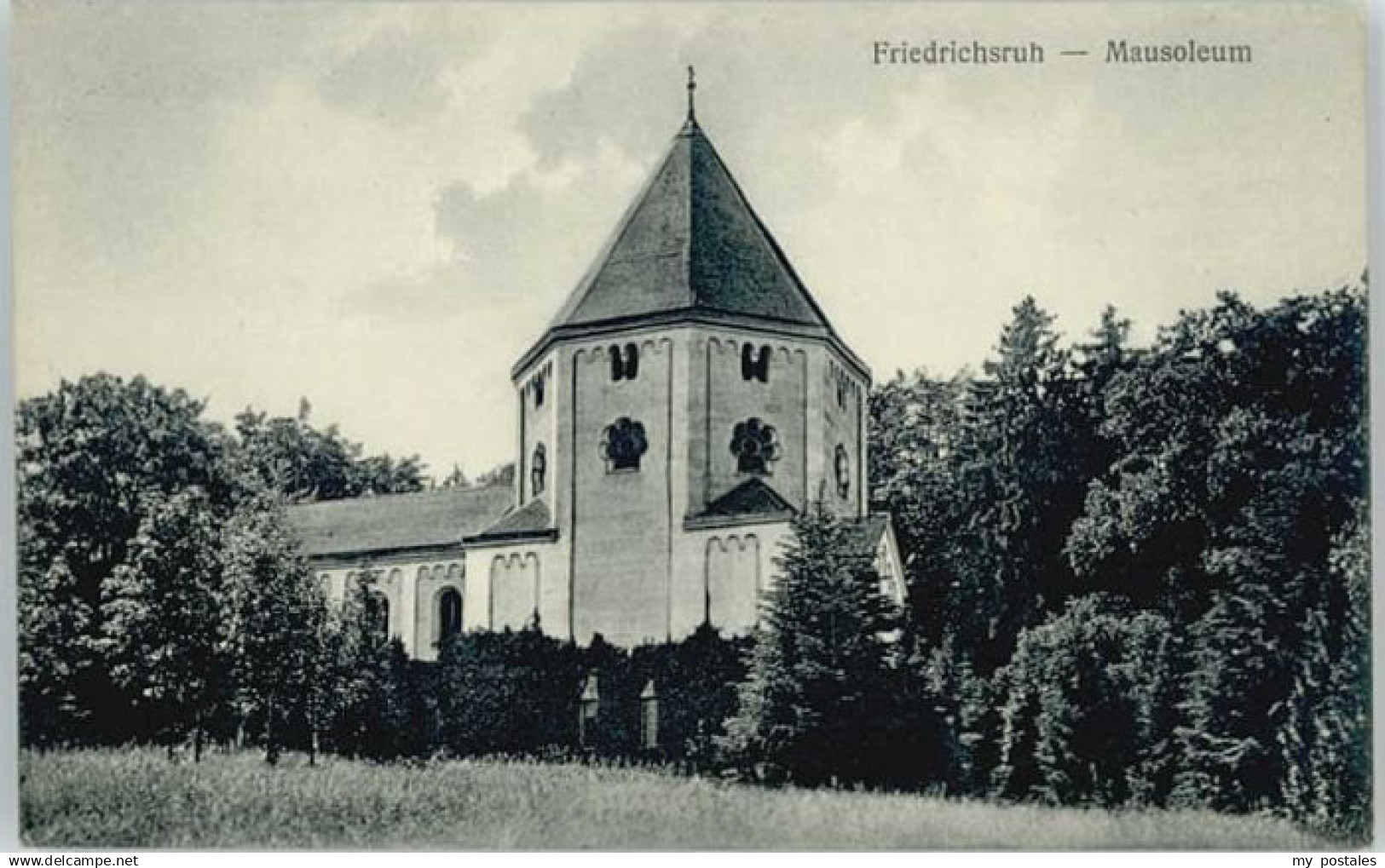 70128963 Friedrichsruh Aumuehle Friedrichsruh Hamburg Mausoleum *