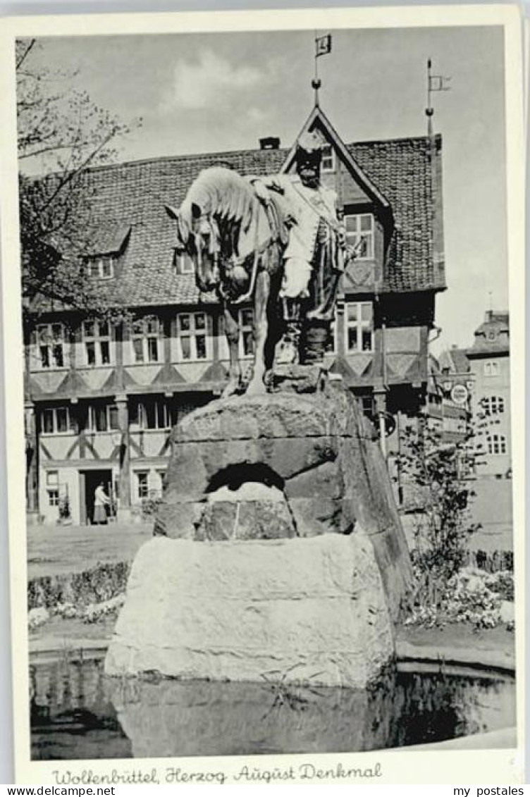 70133717 Wolfenbuettel Wolfenbuettel Herzog August Denkmal * Wolfenbuettel