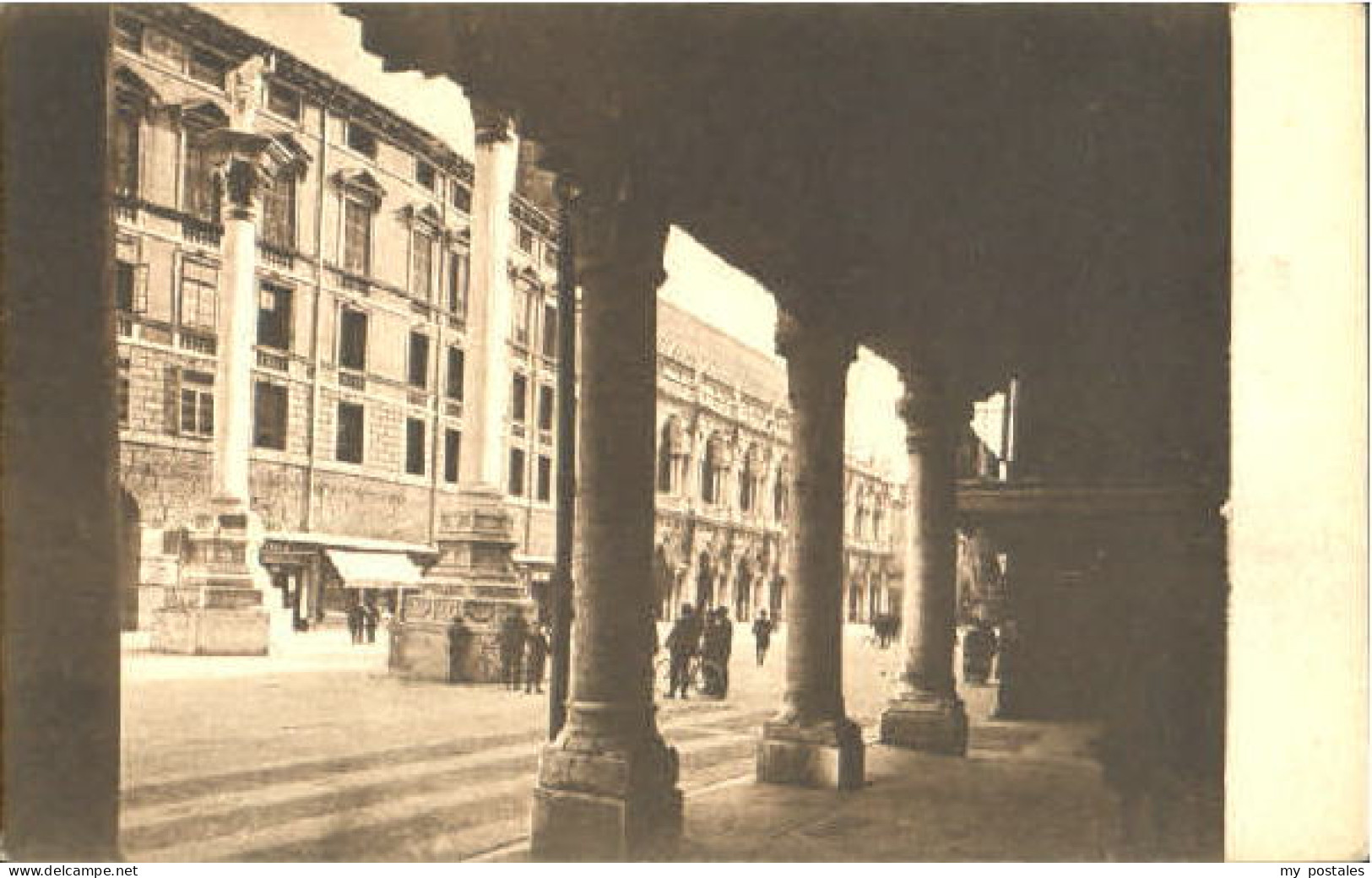 70600142 Vicenza Vicenza Platz ungelaufen ca. 1920 Vicenza