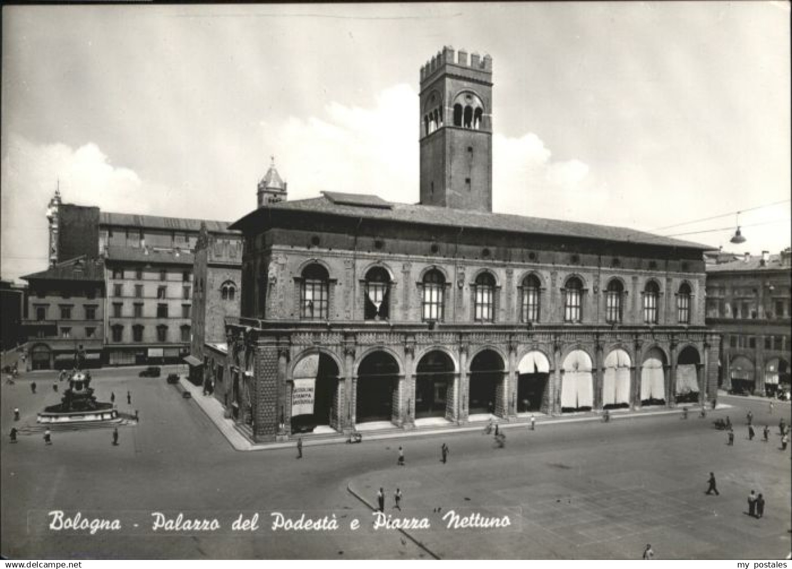 70879975 Bologna Bologna Palazzo Podesta Piazza Nettuno Statue *