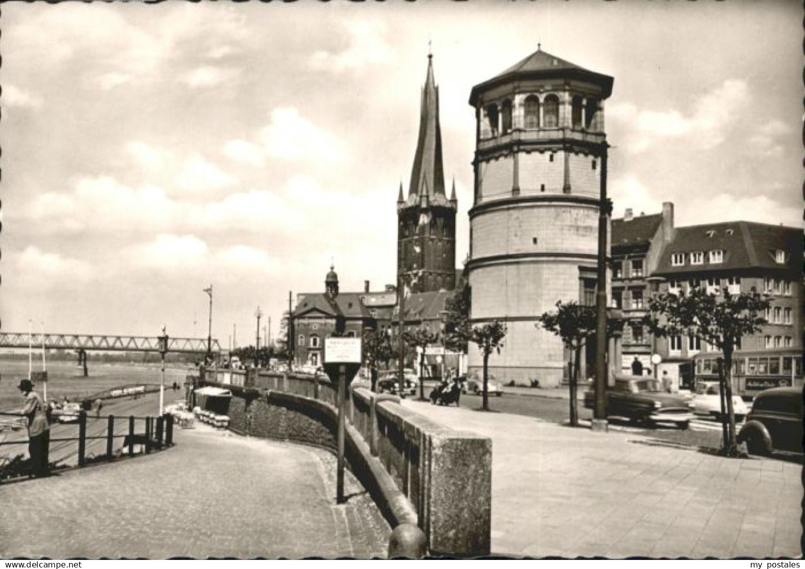 70892041 Duesseldorf Duesseldorf Schlossturm Lambertuskirche *