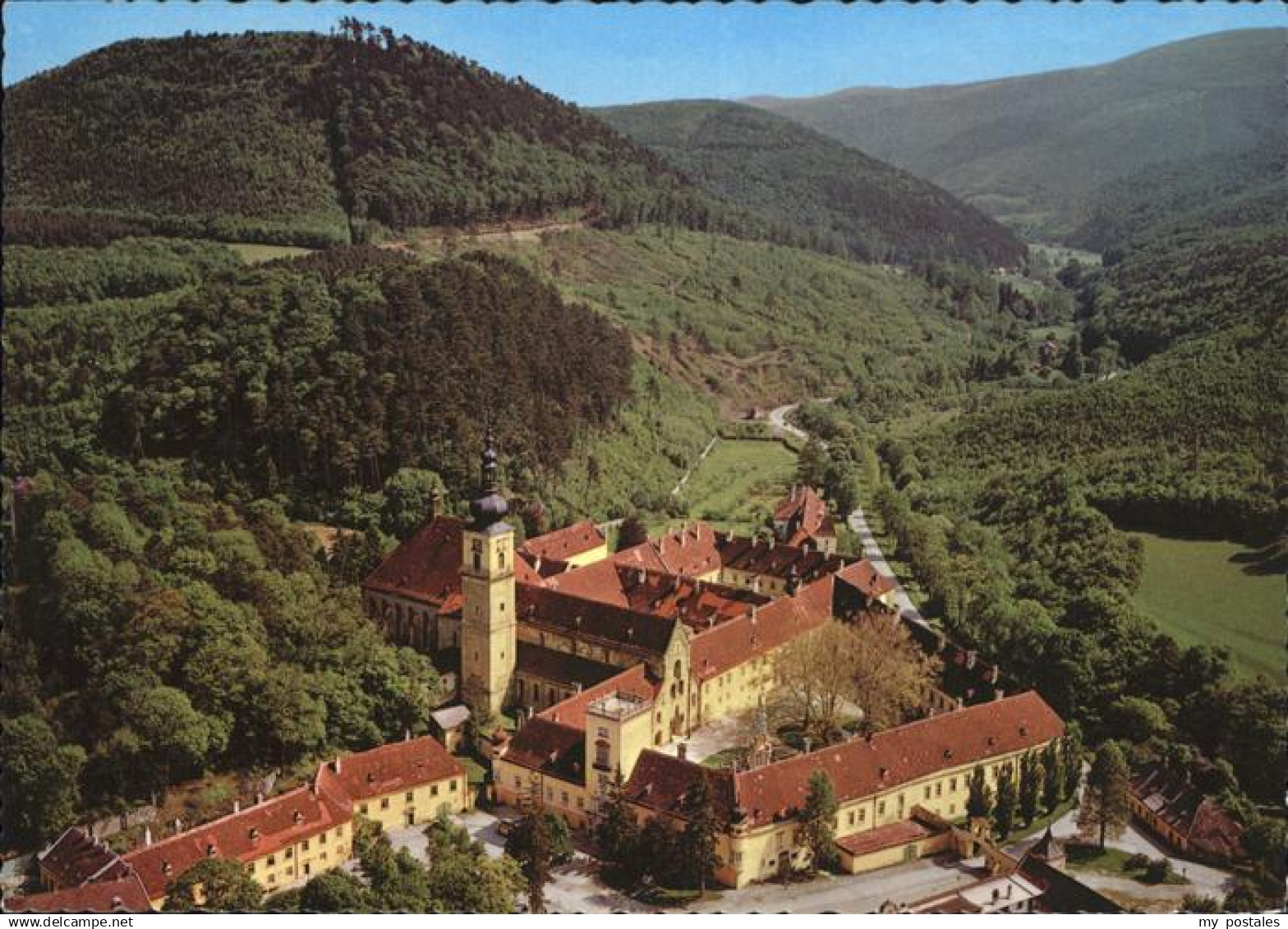 71485099 Heiligenkreuz Niederoesterreich Stift Heiligenkreuz im Wienerwald Flieg