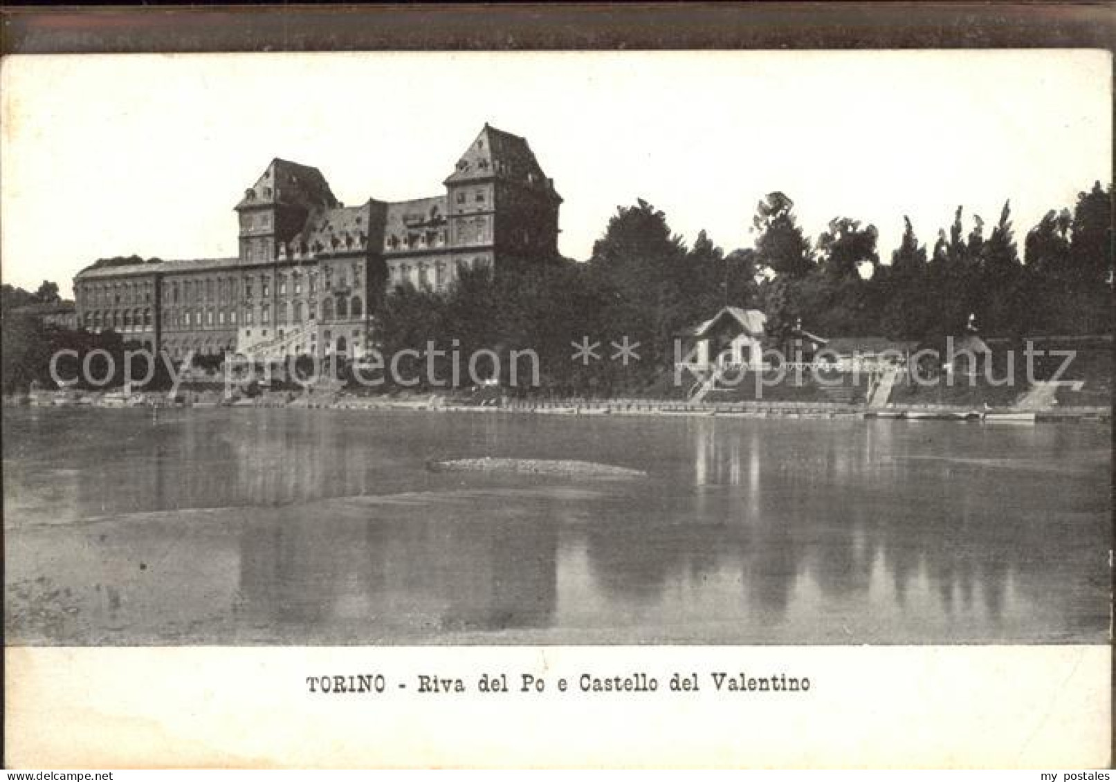 71568845 Torino Riva del Po e Castello del Valentino Torino