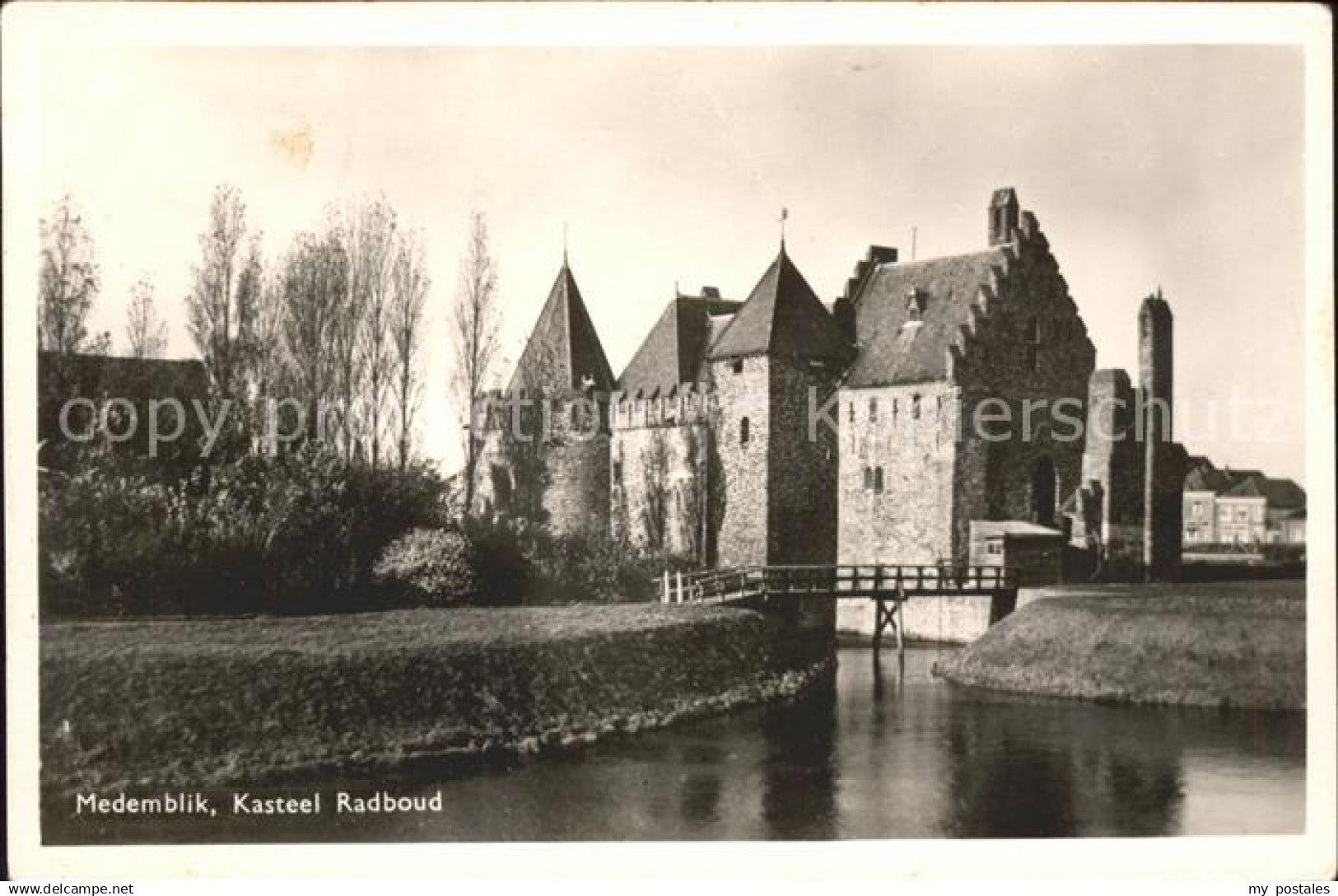 71760927 Medemblik Kasteel Radboud Burg