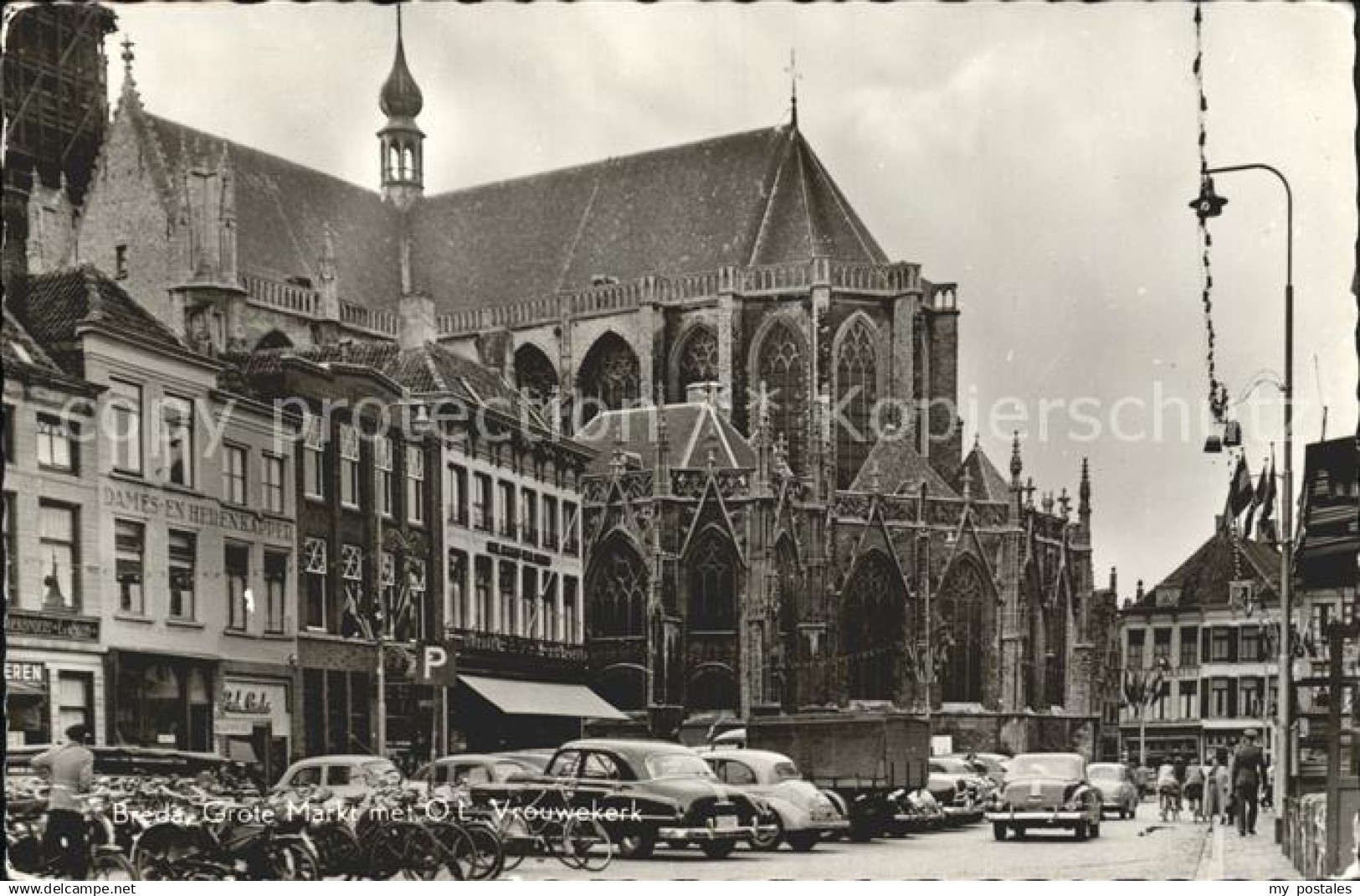 71894737 Breda Noord-Brabant Grote Markt Vrouwekerk Autos