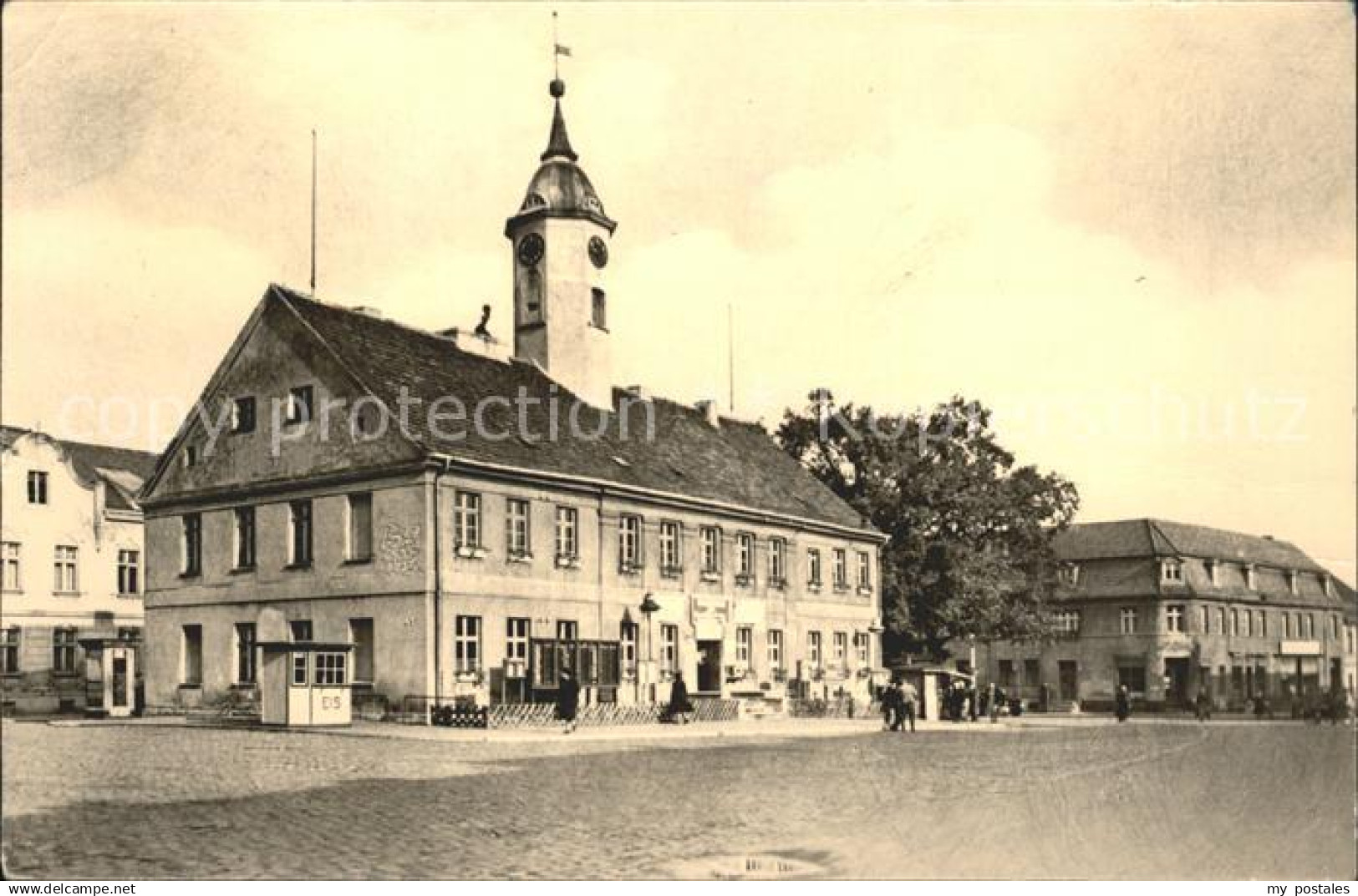 71928443 Zehdenick Marktplatz mit Rathaus