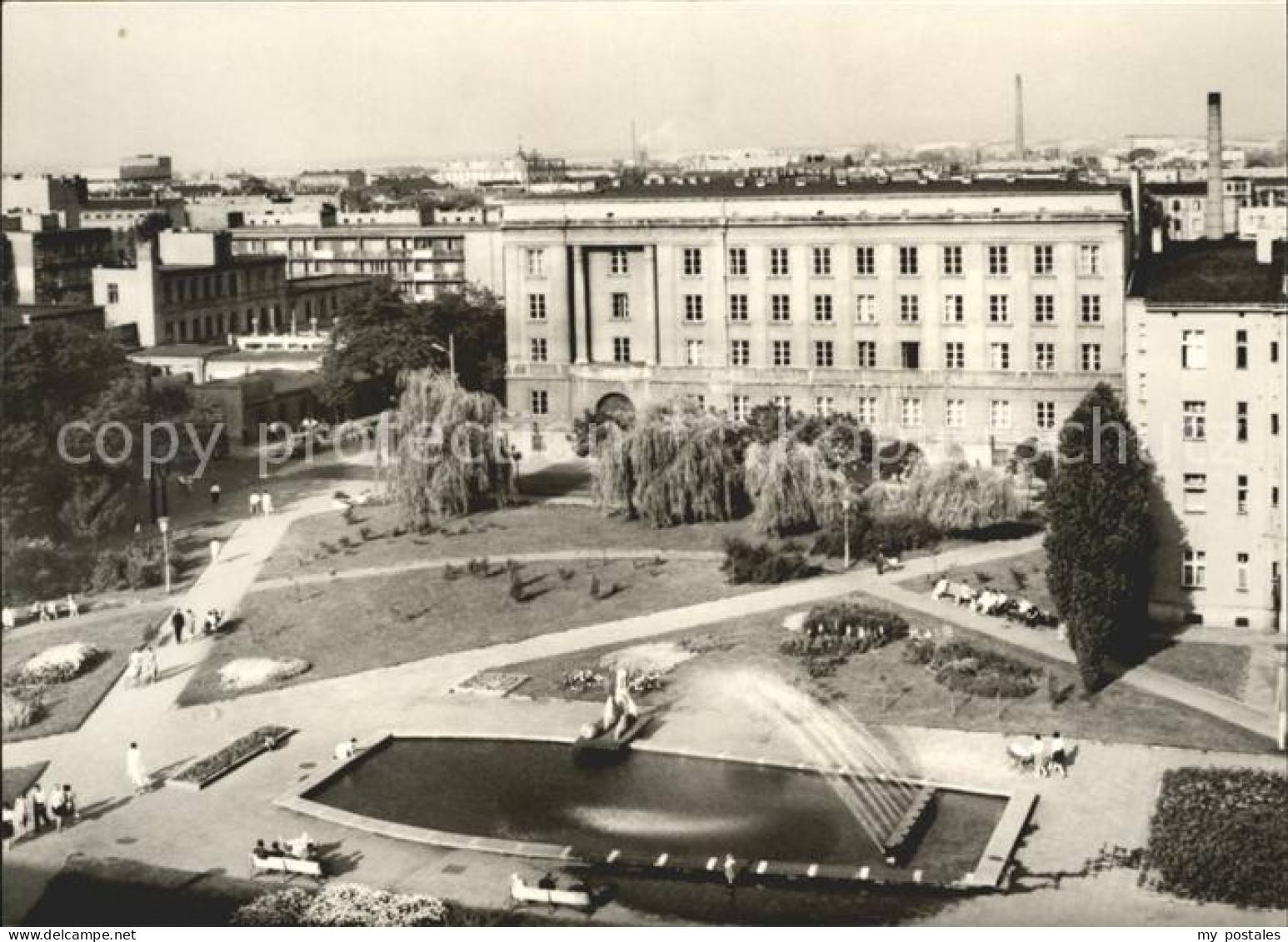 71987149 Czestochowa Schlesien Platz Brunnen Czestochowa Schlesien