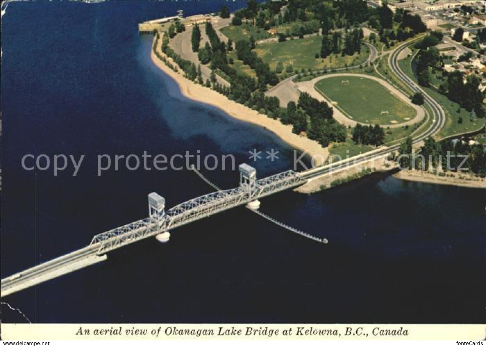 71996359 Kelowna Fliegeraufnahme Okanagan Lake Bridge