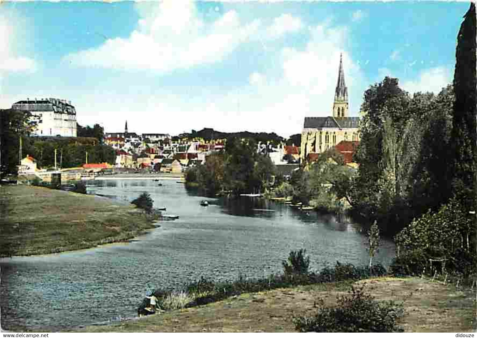 72 - Sablé sur Sarthe - Les bords de la Sarthe - CPM - Voir Scans Recto-Verso