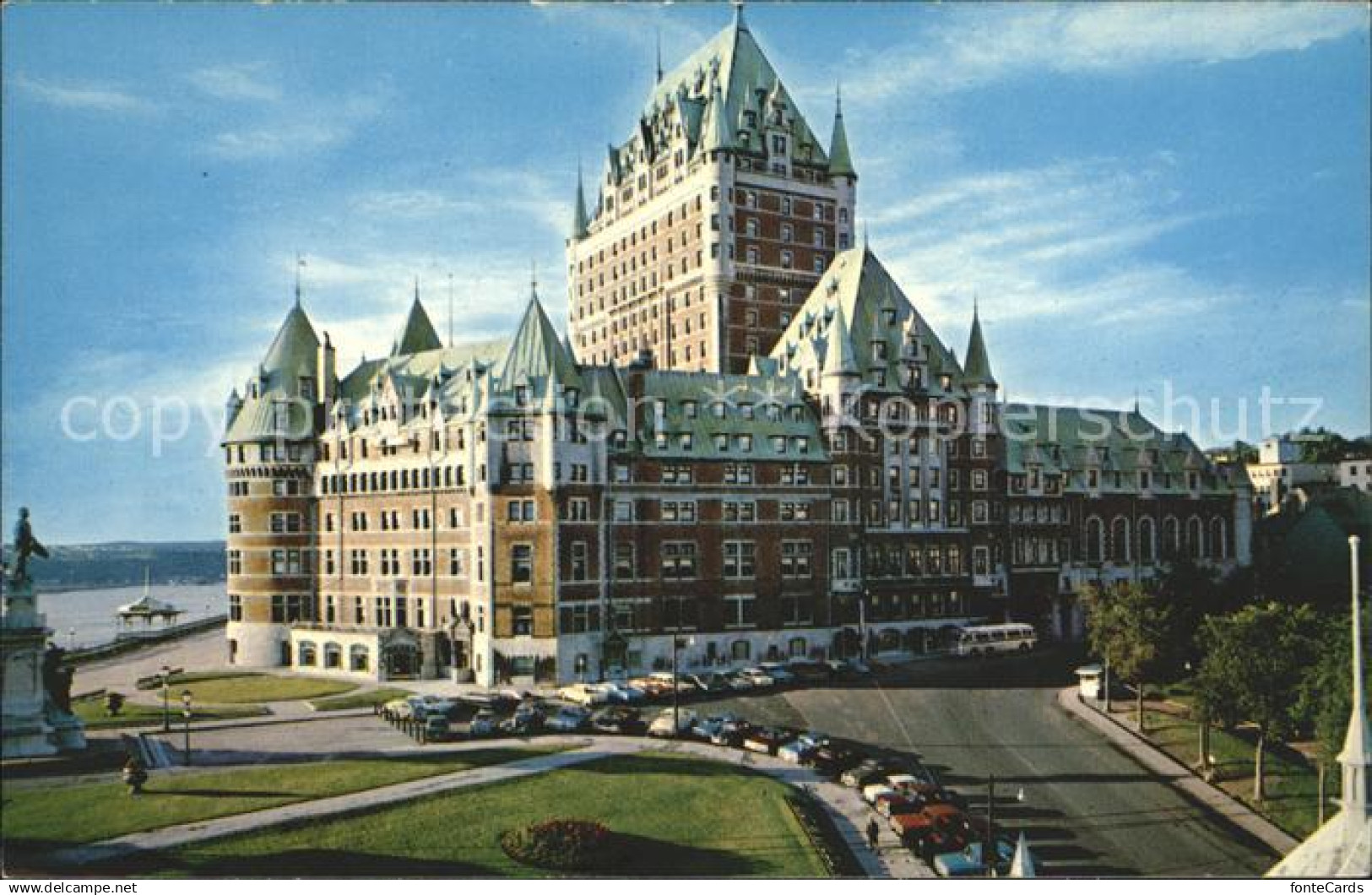 72124482 Quebec Chateau Frontenac