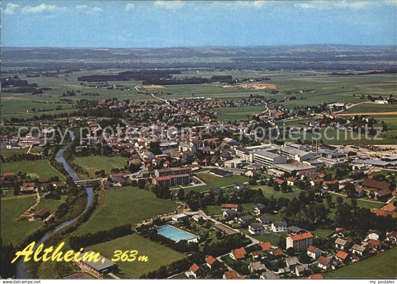 72241648 Altheim Oberoesterreich Fliegeraufnahme Pfarrkirche St. Lorenz Alu-Schw