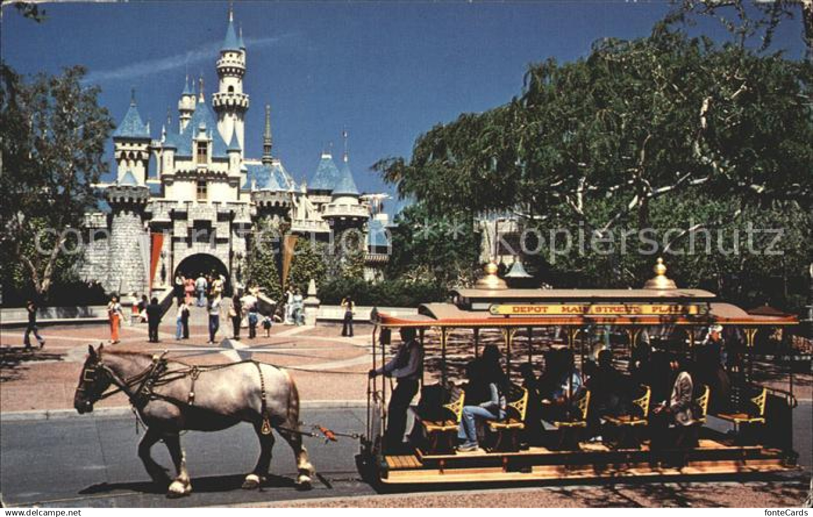 72293181 Anaheim Disneyland Sleeping Beauty Castle