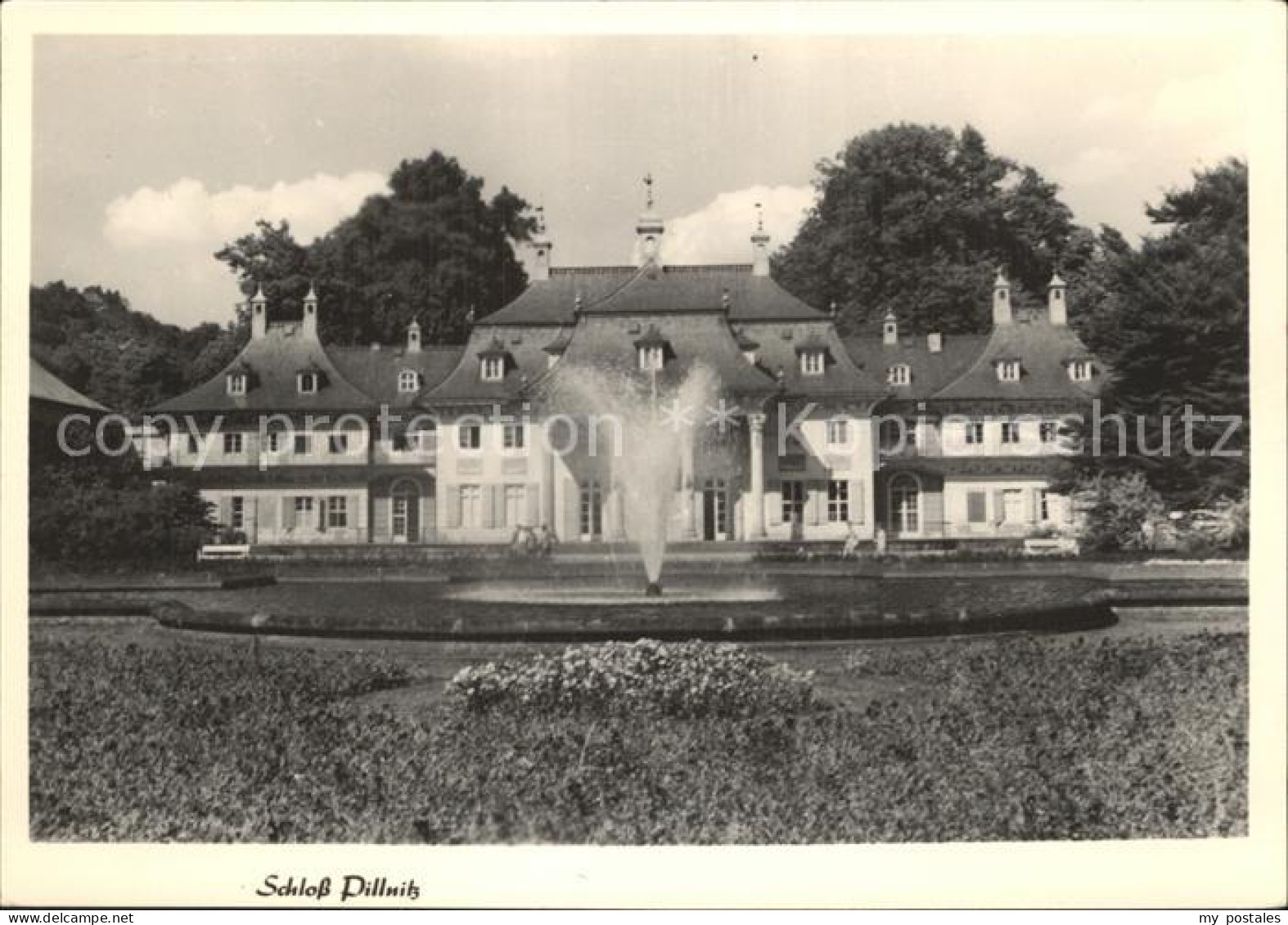 72365661 Pillnitz Schloss Pillnitz Fontaene Pillnitz