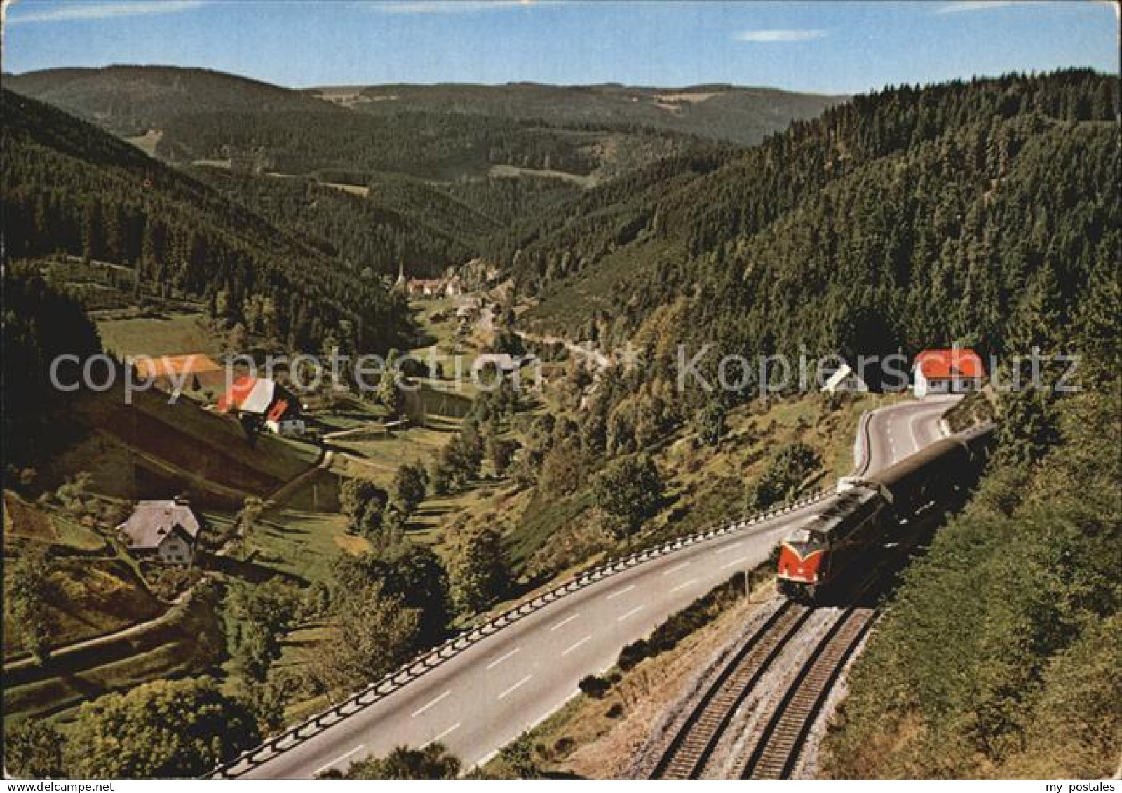 72454319 Triberg Schwarzwald Panorama Nussbachtal Eisenbahn Triberg