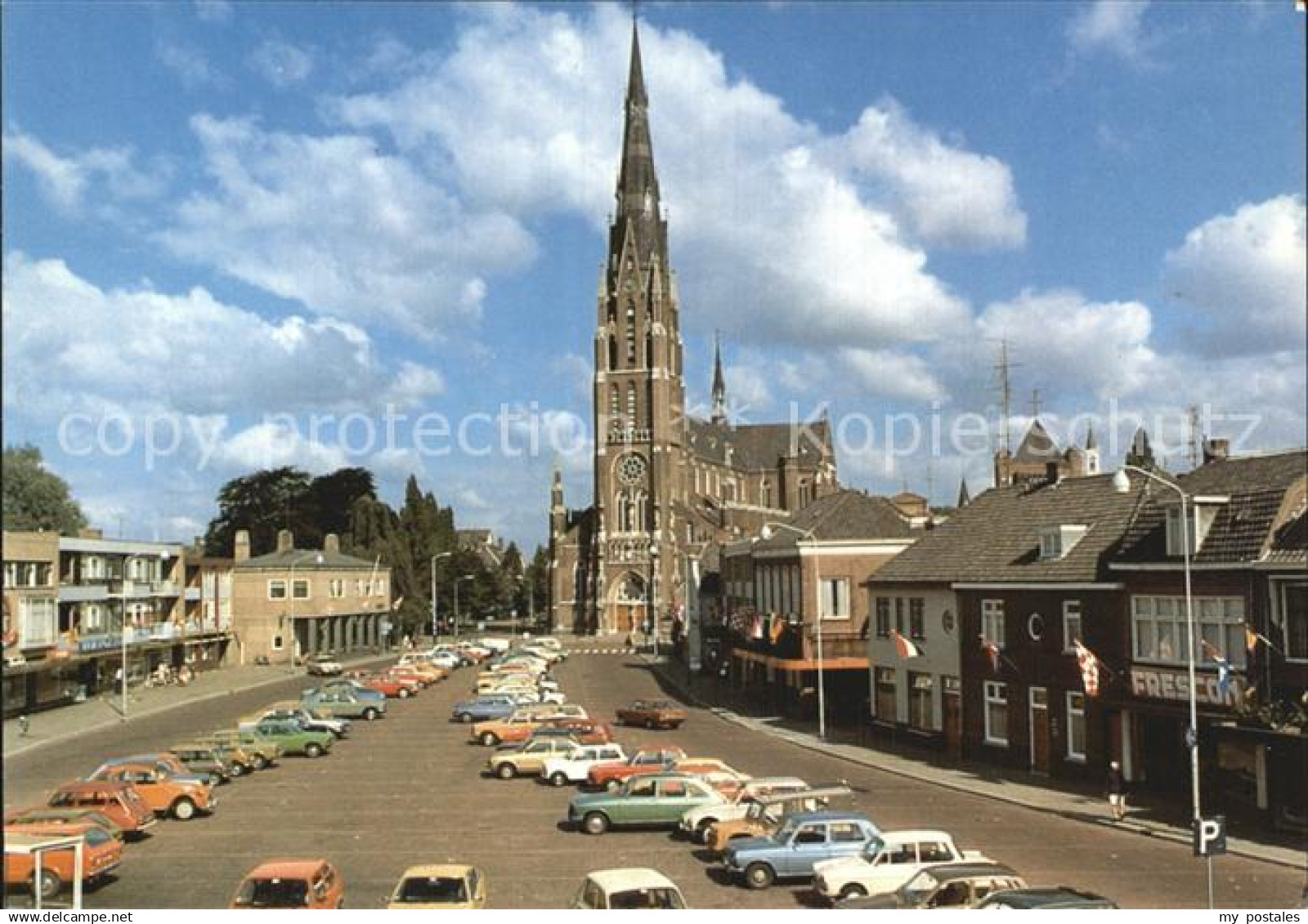 72472782 Veghel Markt Kirche