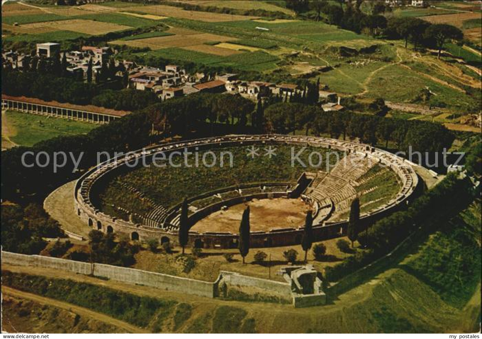 72496237 Pompei Anfiteatro Vista aerea Pompei e Scavi