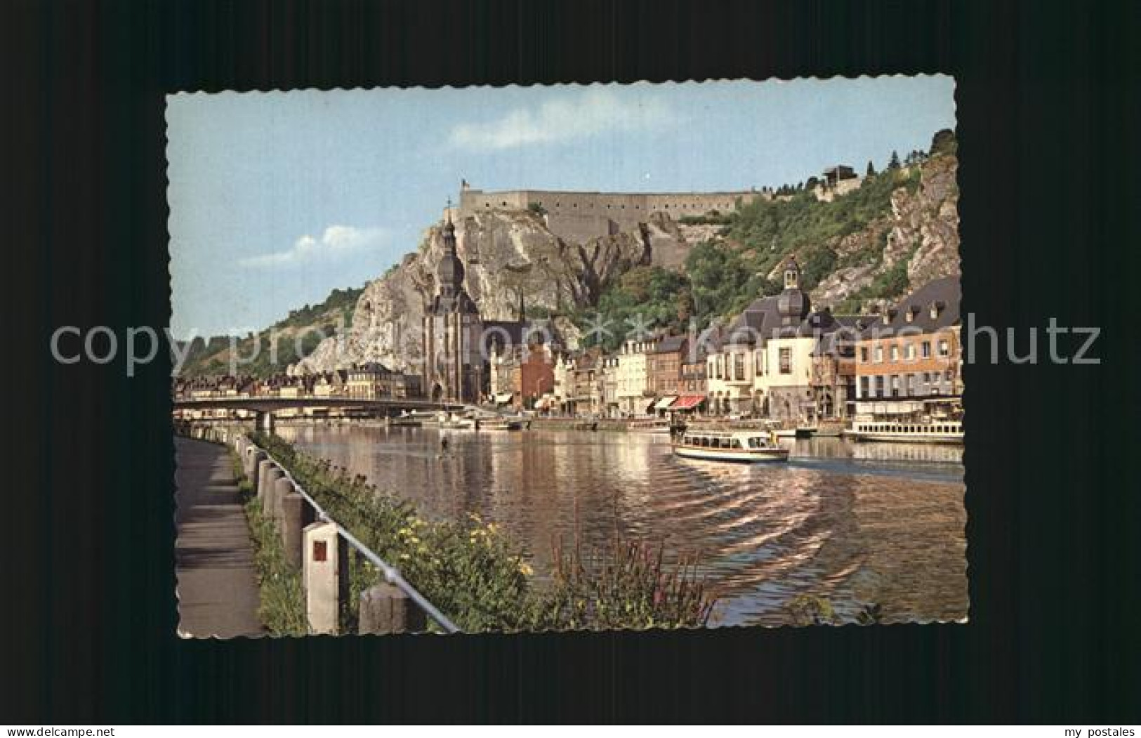 72592407 Dinant Wallonie Panorama Schiff Dinant