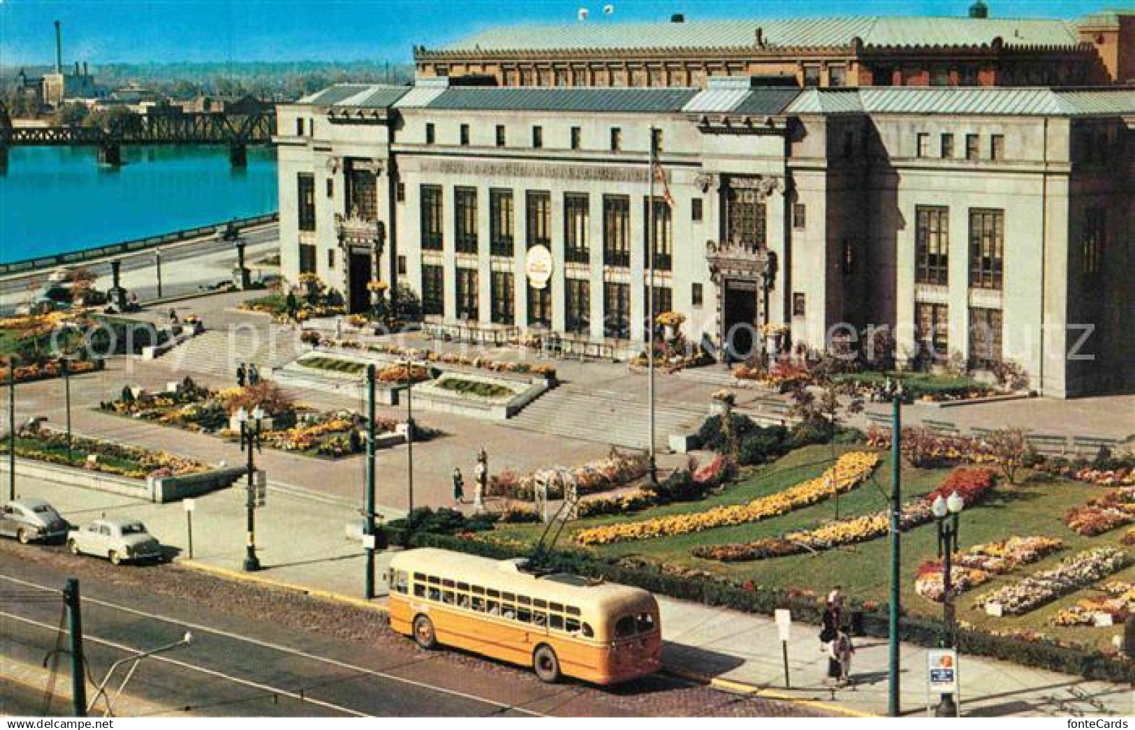 72705273 Columbus Ohio City Hall at Scioto River part of Columbus Civic Center