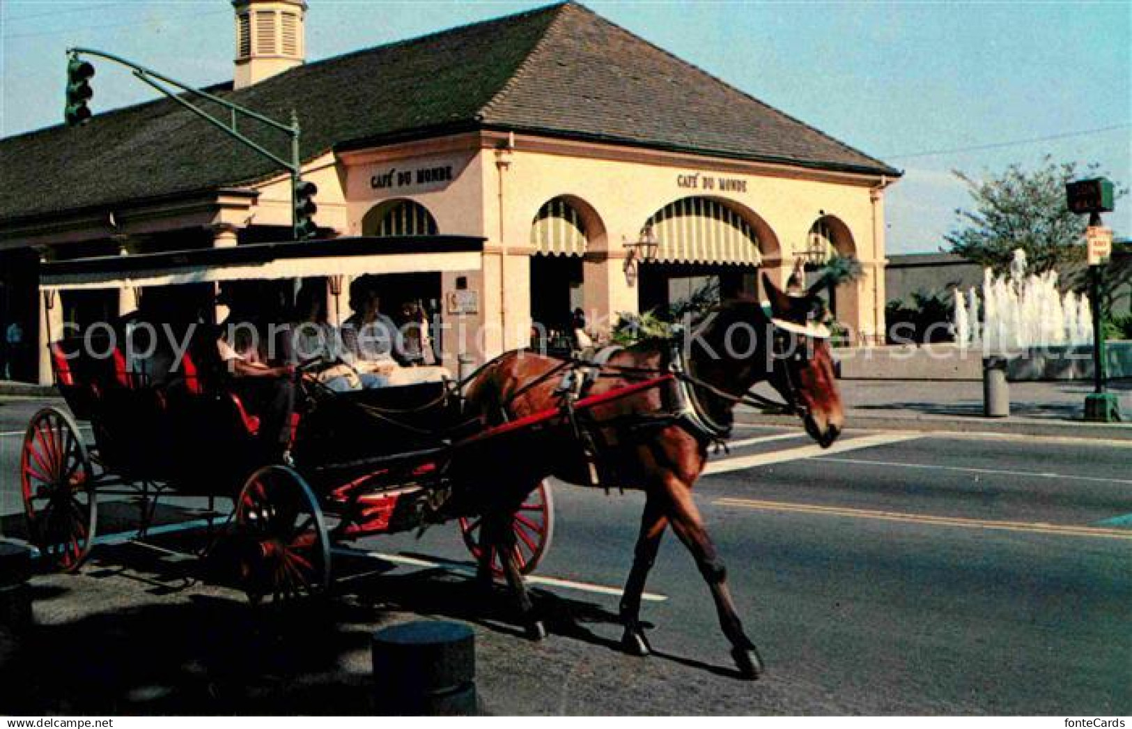 72705643 New_Orleans_Louisiana Pferdekutsche Cafe du Monde