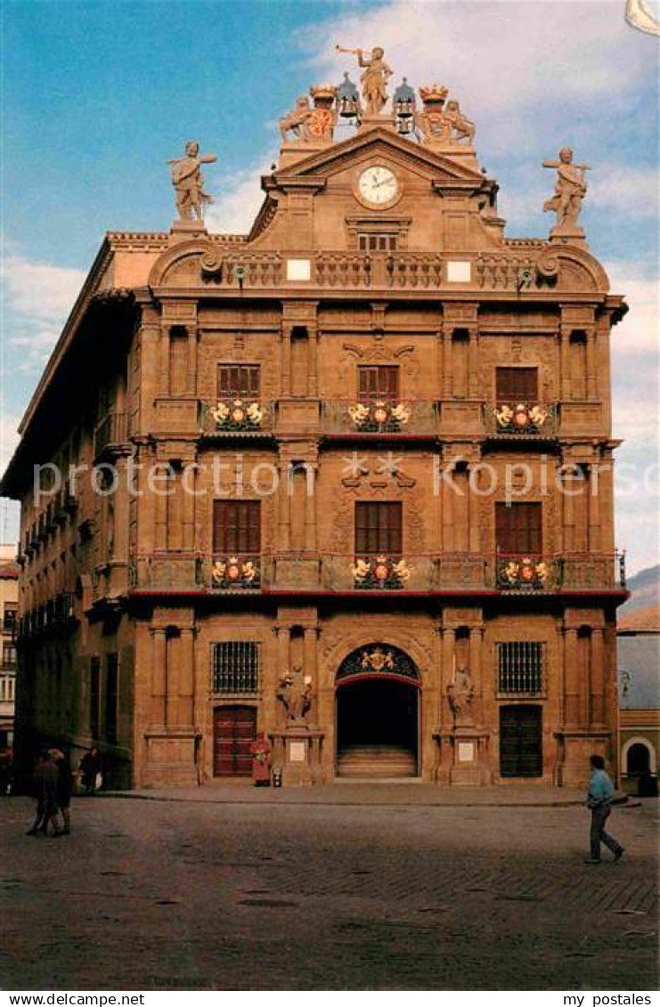 72759818 Pamplona Navarra Rathaus