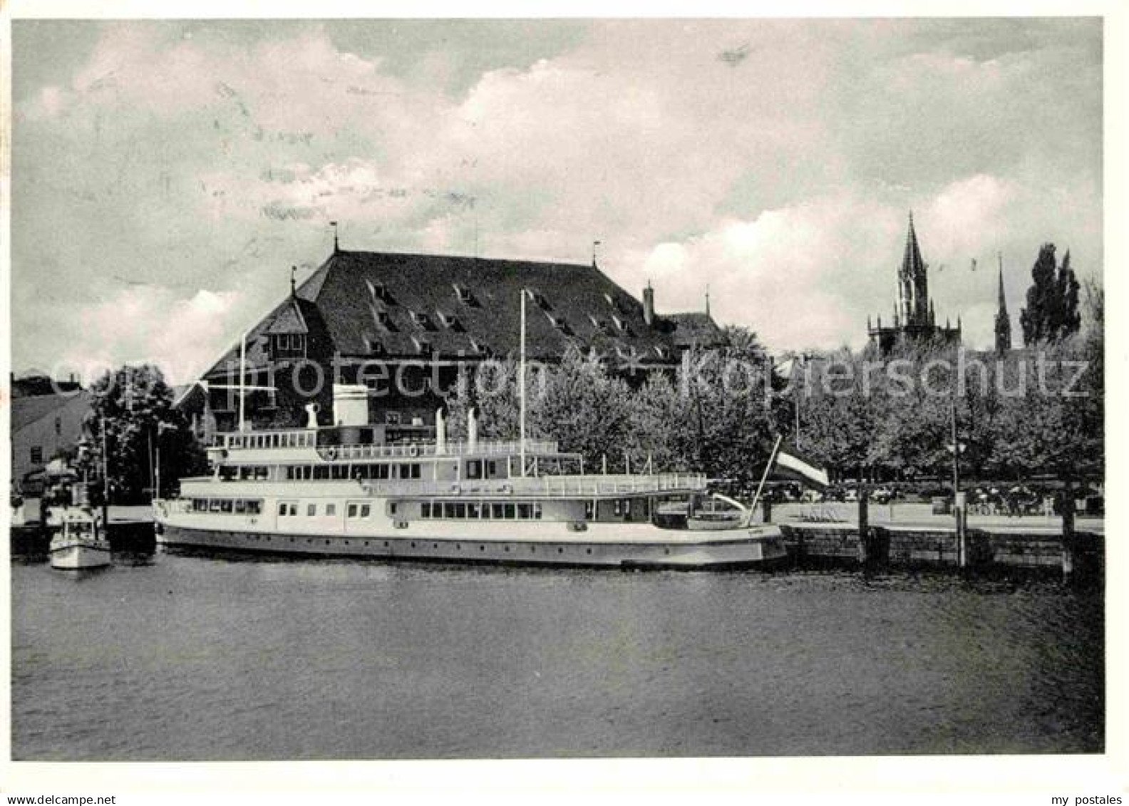 72770003 Konstanz Bodensee Hafen mit Personenschiff Konstanz