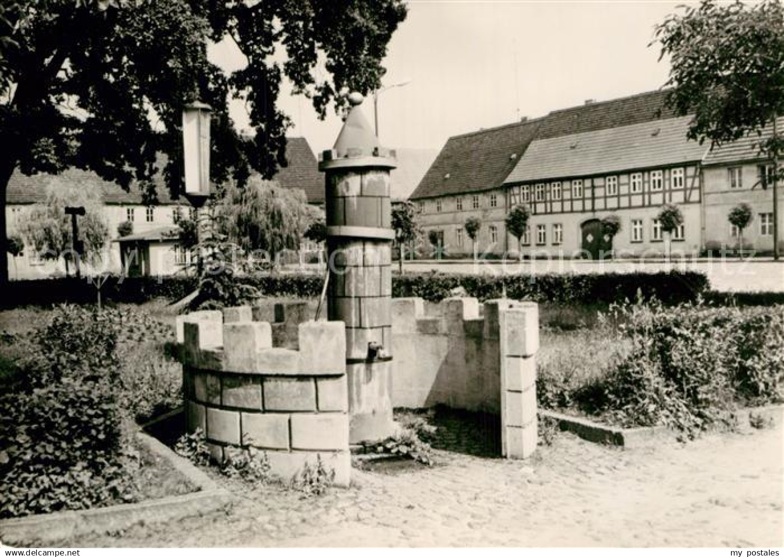 72972388 Uebigau-Wahrenbrueck Marktplatz Brunnen