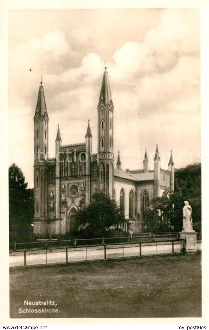 72978075 Neustrelitz Schlosskirche Denkmal Statue Neustrelitz