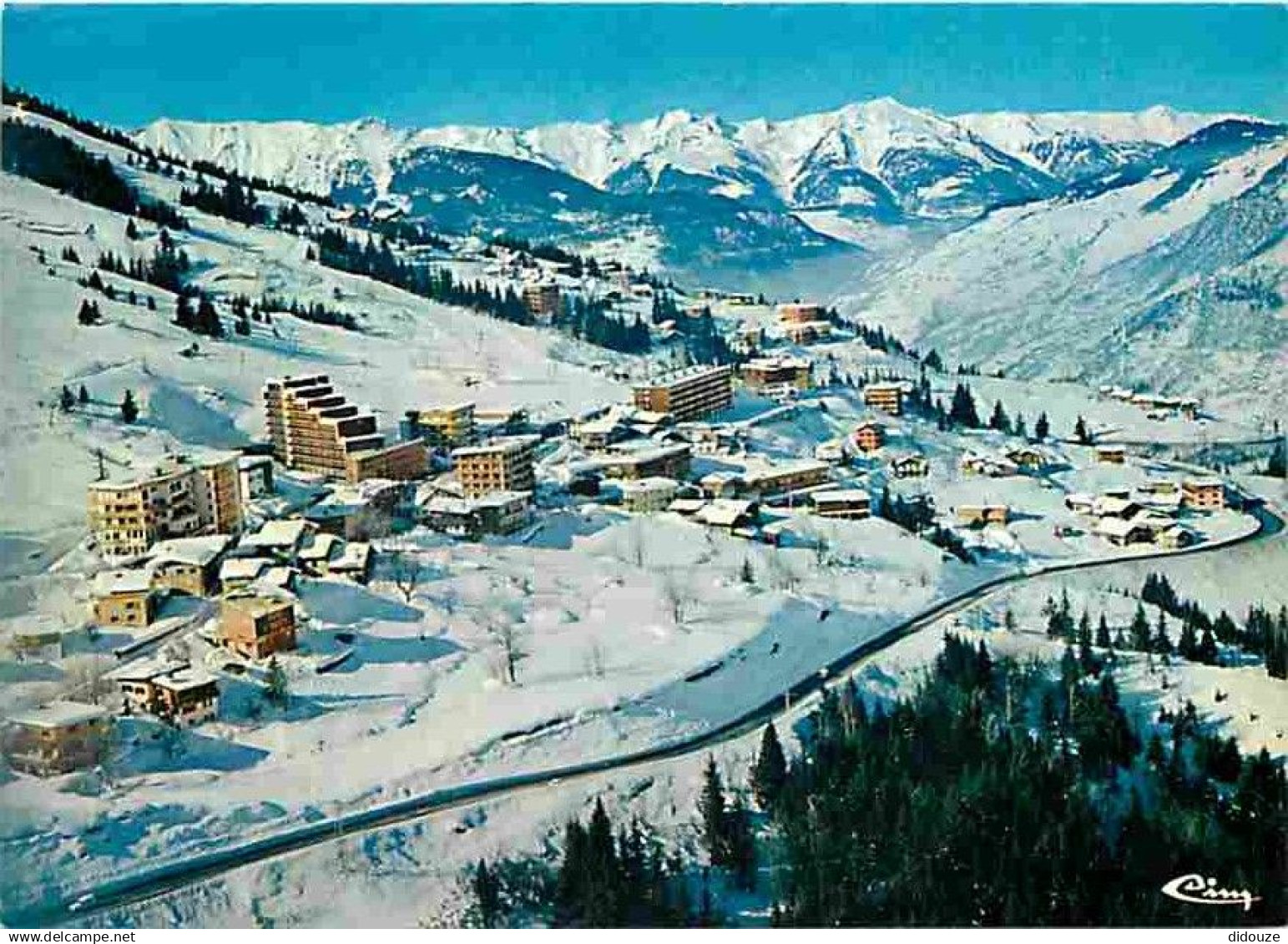 73 - Courchevel - Vue générale aérienne - CPM - Voir Scans Recto-Verso