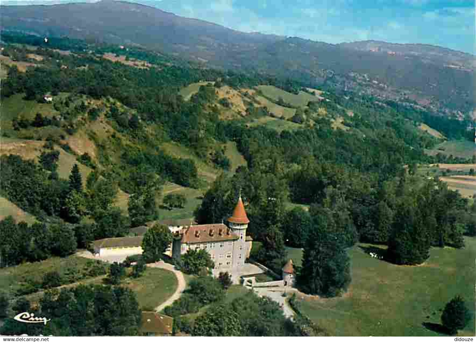 73 - Yenne - Vue aérienne - Château de la Dragonnière - CPM - Voir Scans Recto-Verso