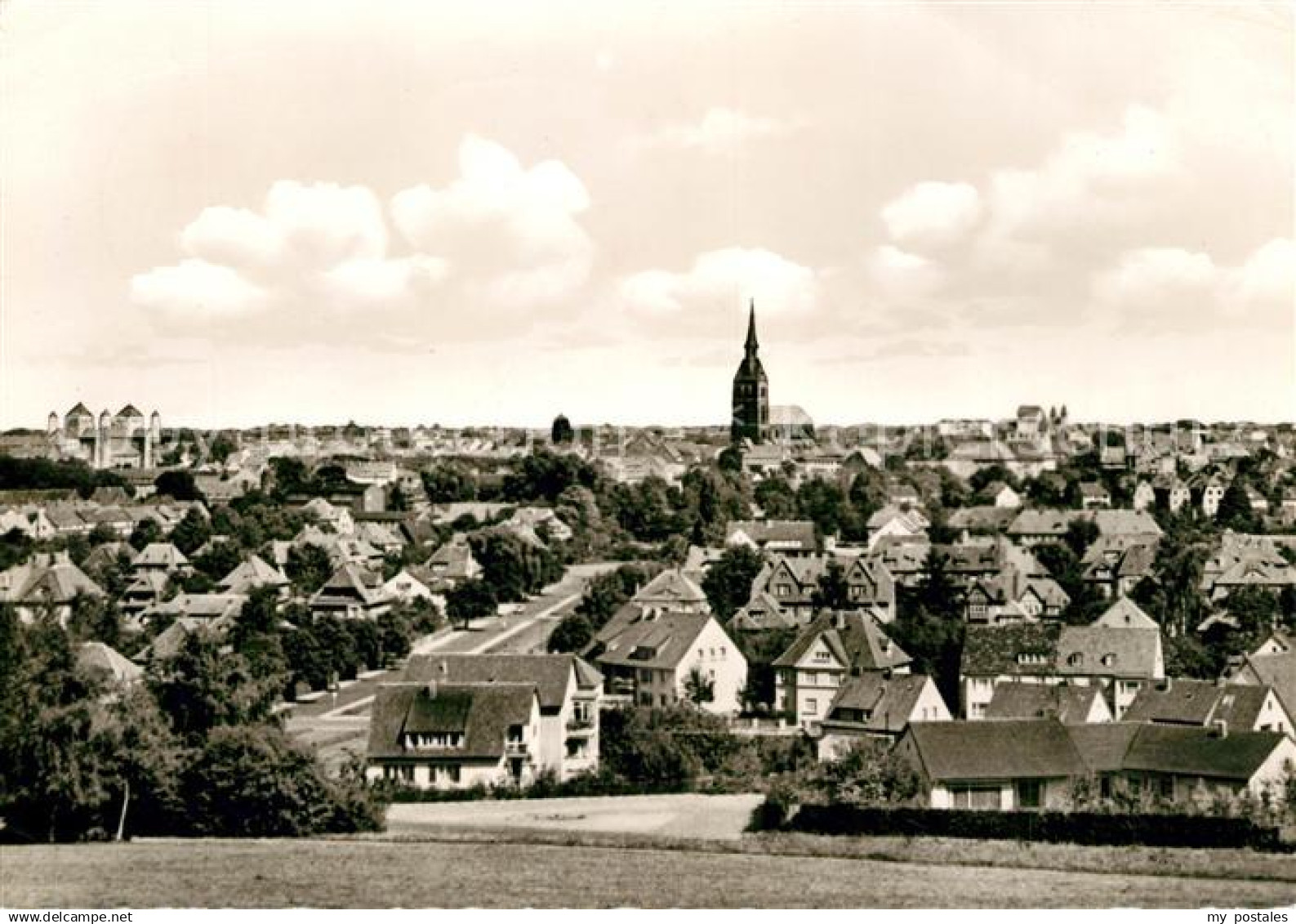 73136806 Hildesheim Gesamtansicht mit Kirche Hildesheim