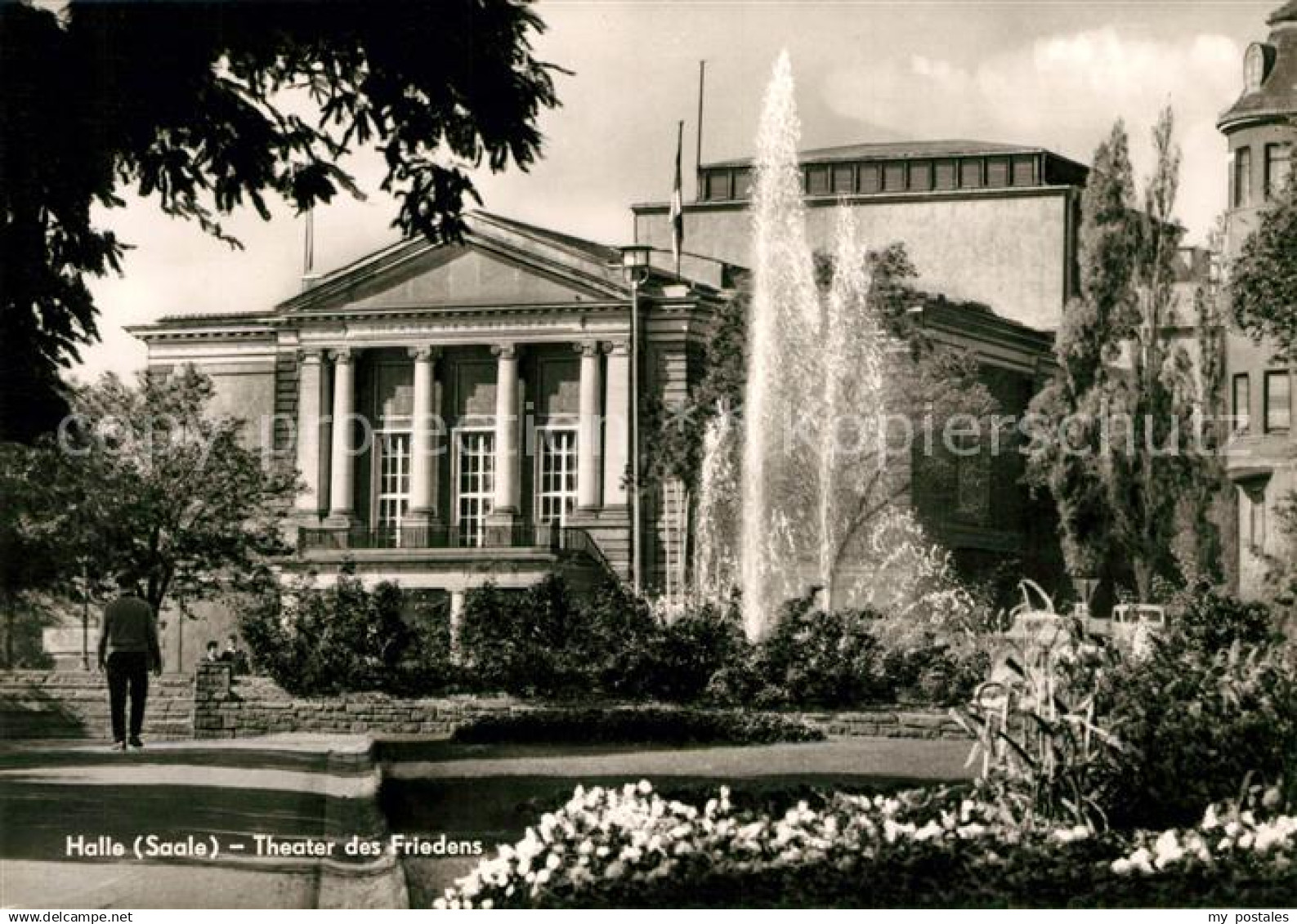 73155318 Halle Saale Theater des Friedens Springbrunnen Halle Saale