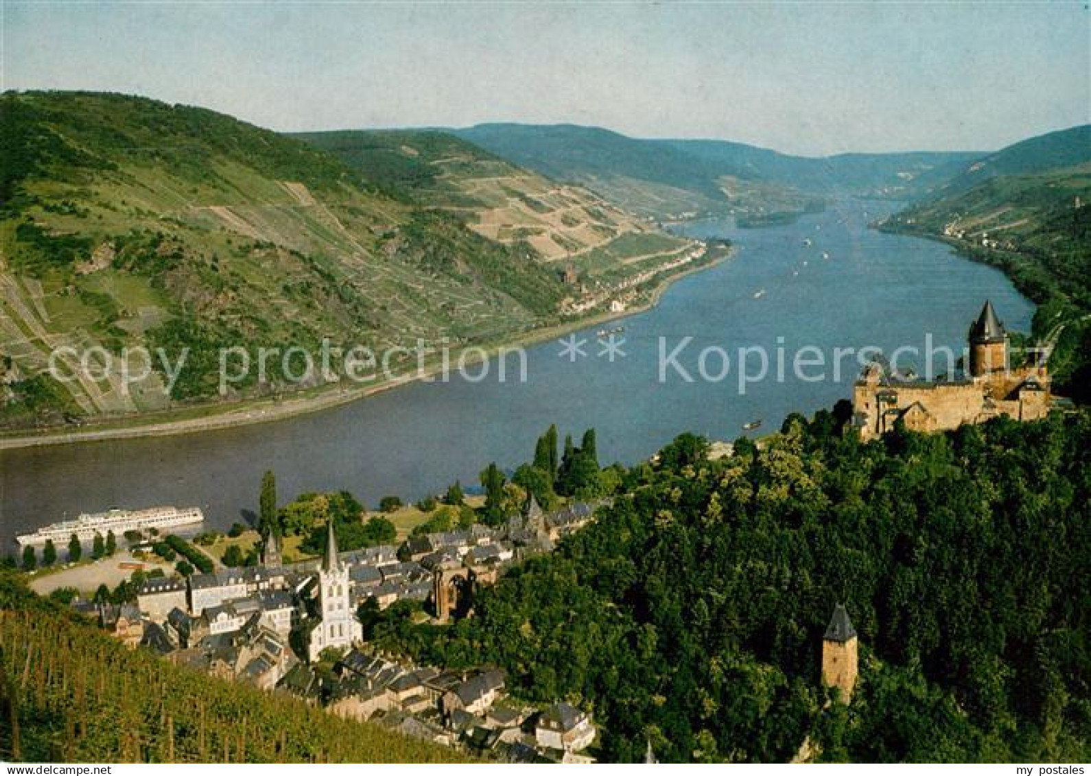 73226070 Bacharach Rhein Rheinpartie mit Burg Bacharach Rhein