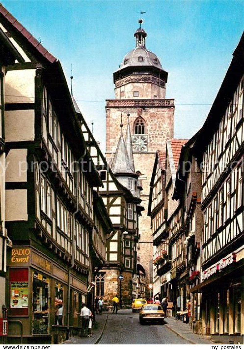 73226095 Alsfeld Obere Fuldergasse Fachwerk mit Kirchturm Alsfeld