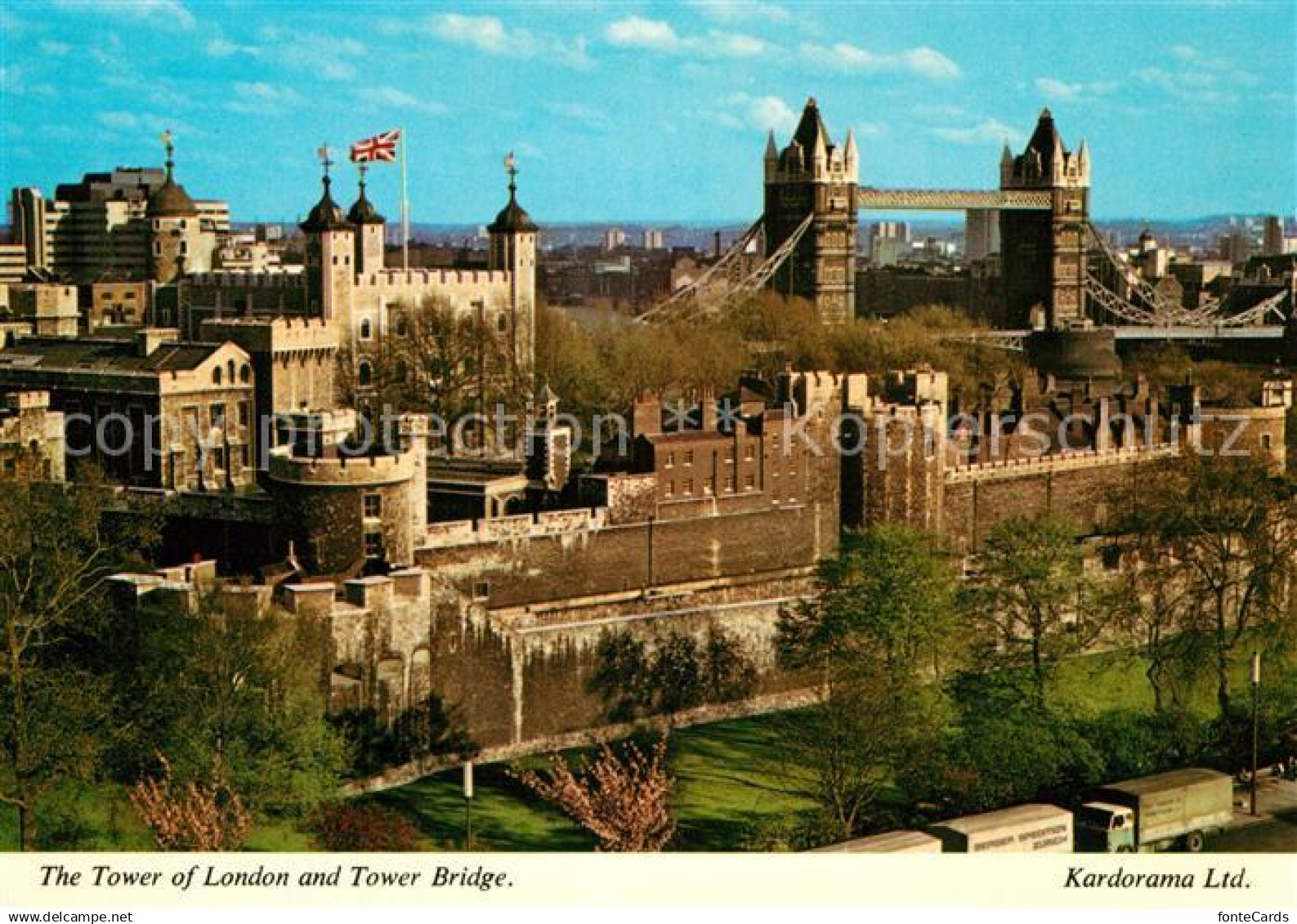 73277806 London Tower of London Tower Bridge