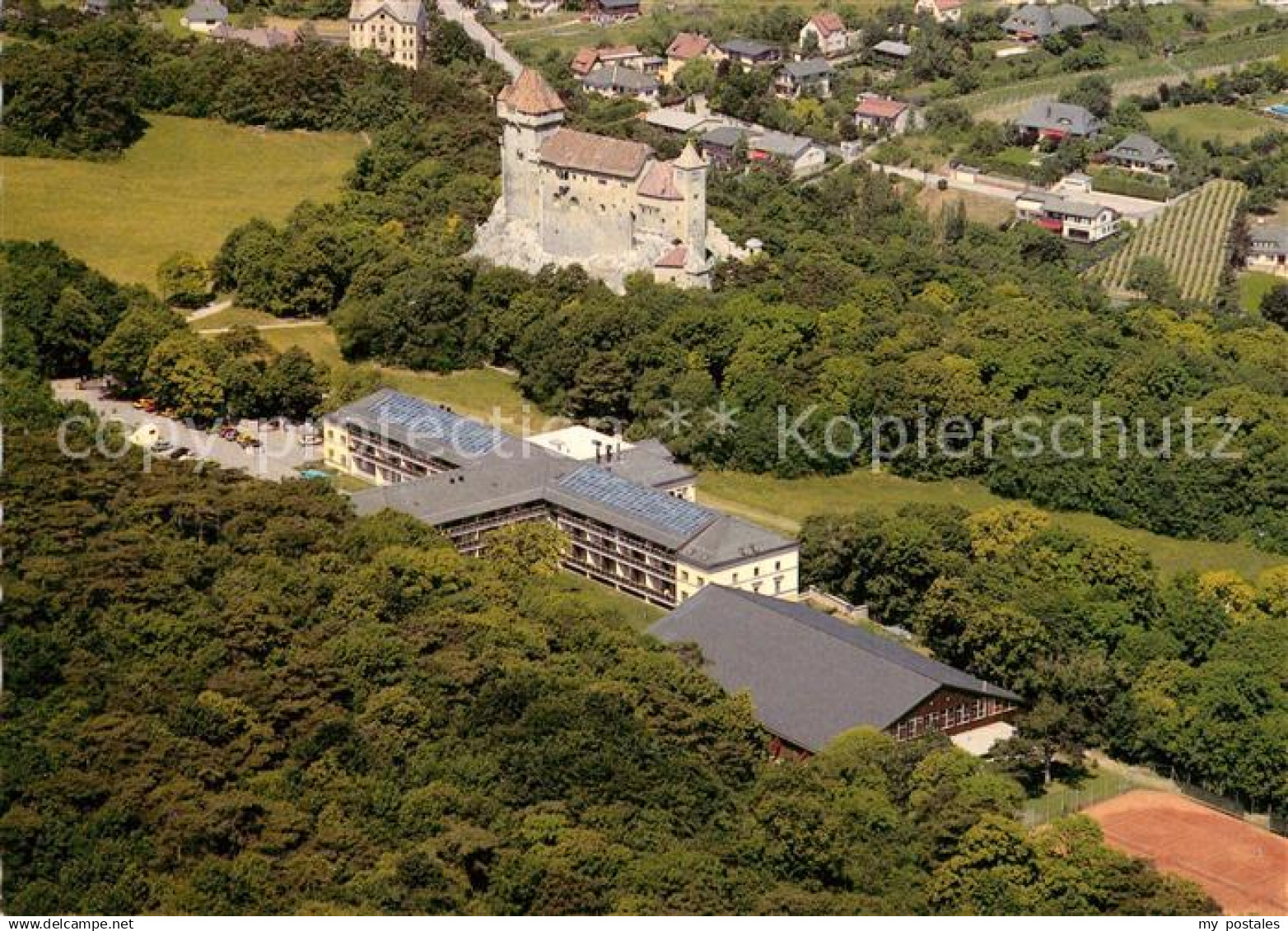 73601732 Maria Enzersdorf Schloss Liechtenstein Fliegeraufnahme